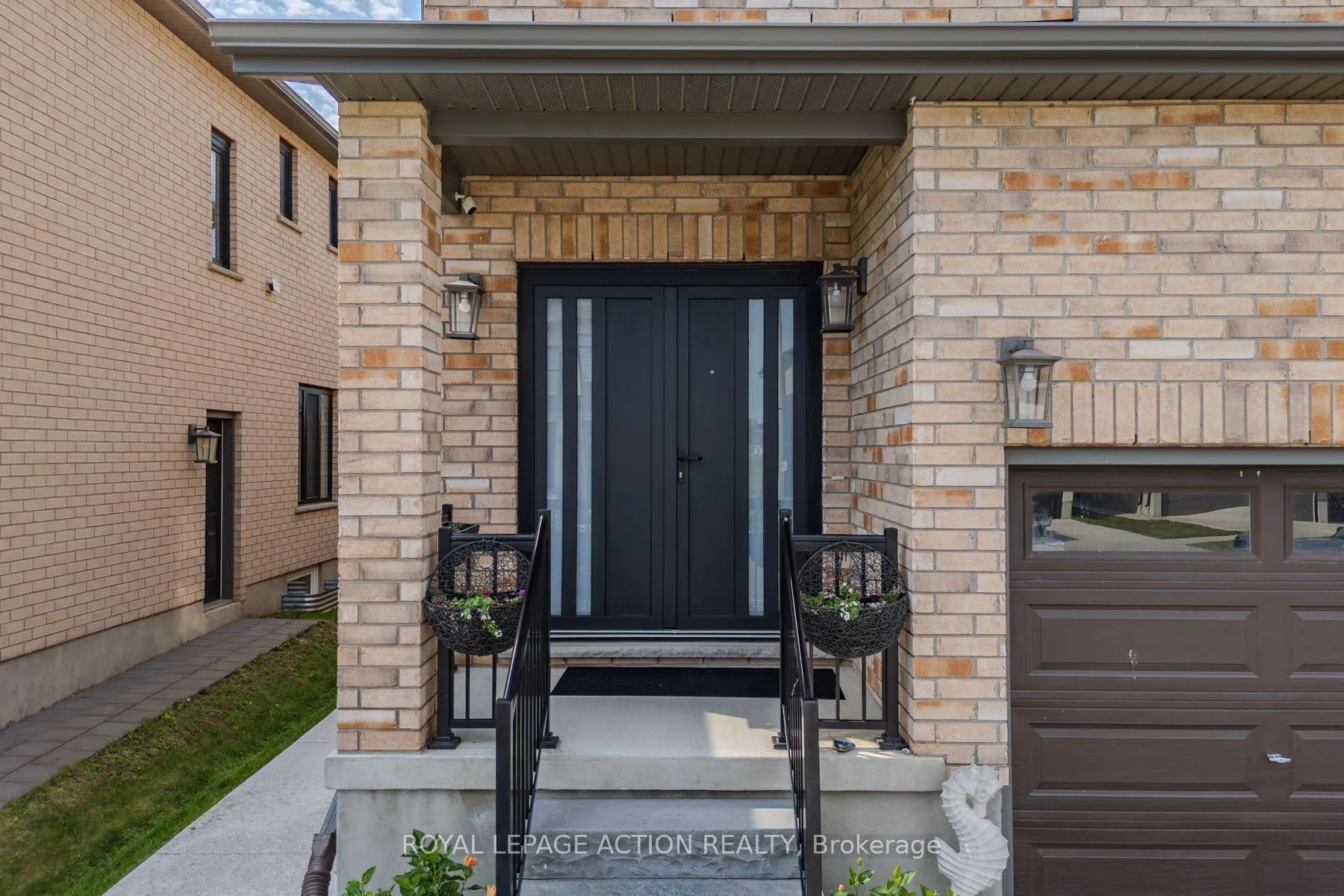 Photo 2 of 87 Grandville Circle, Brant, Paris — HOMEH