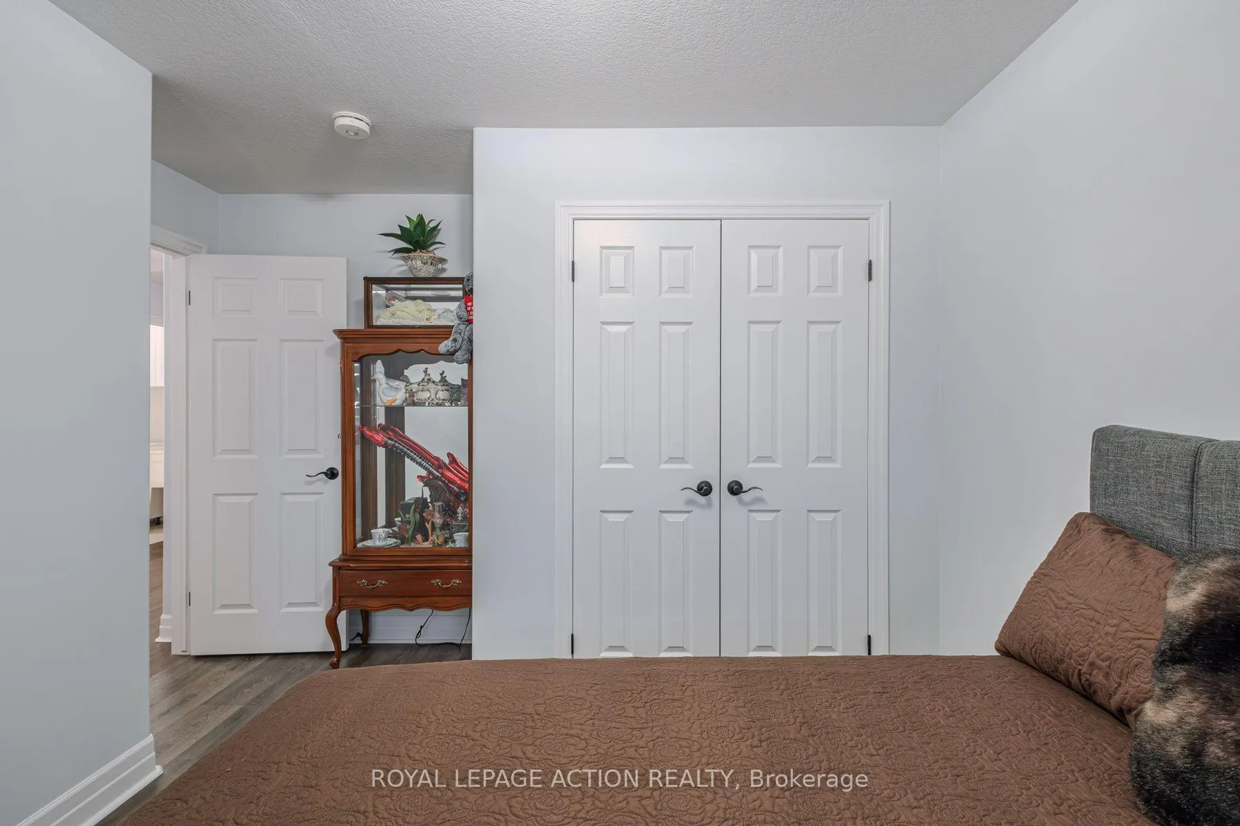 Photo 18 of 87 Grandville Circle, Brant, Paris — HOMEH