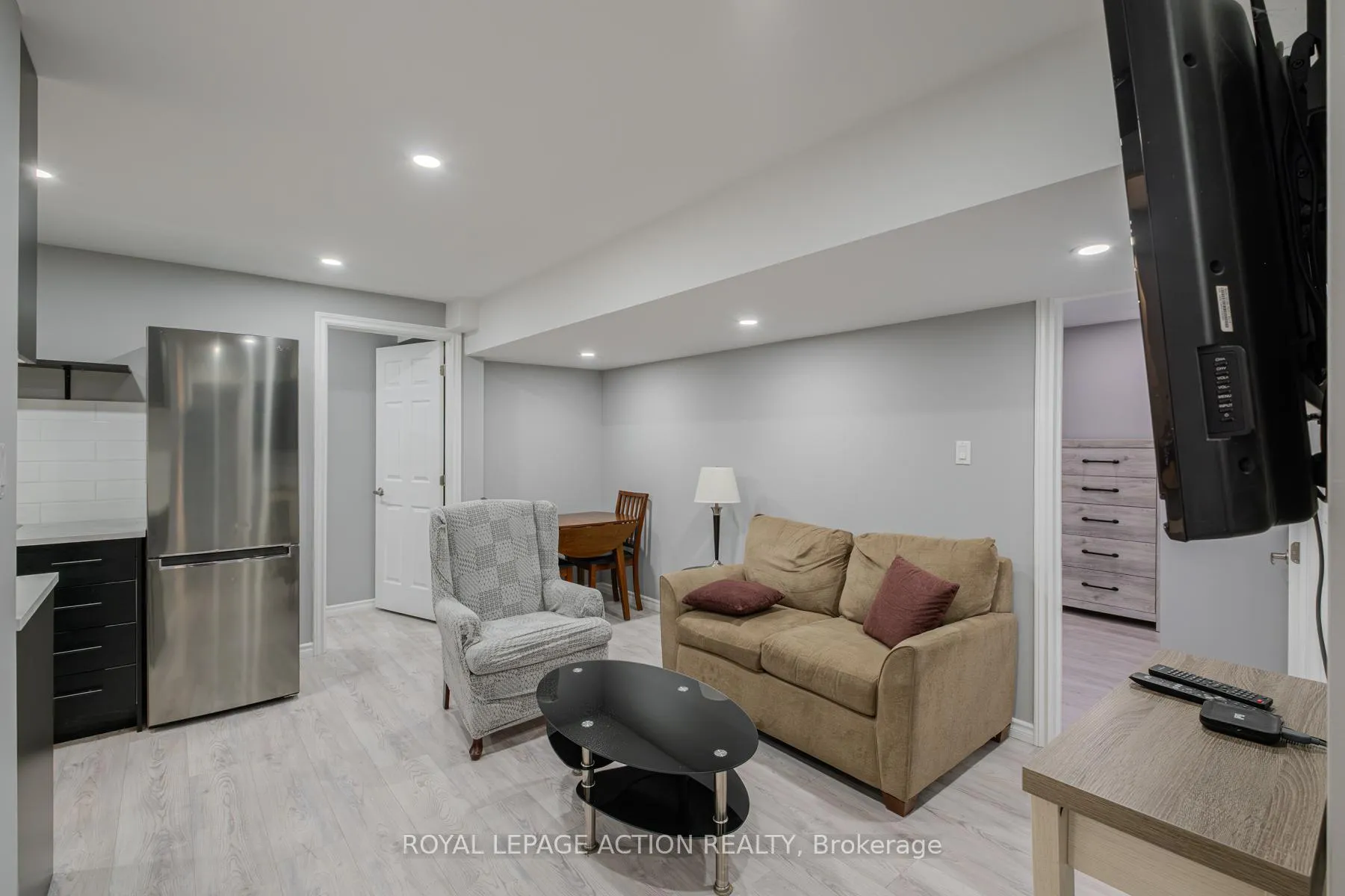 Photo 29 of 87 Grandville Circle, Brant, Paris — HOMEH