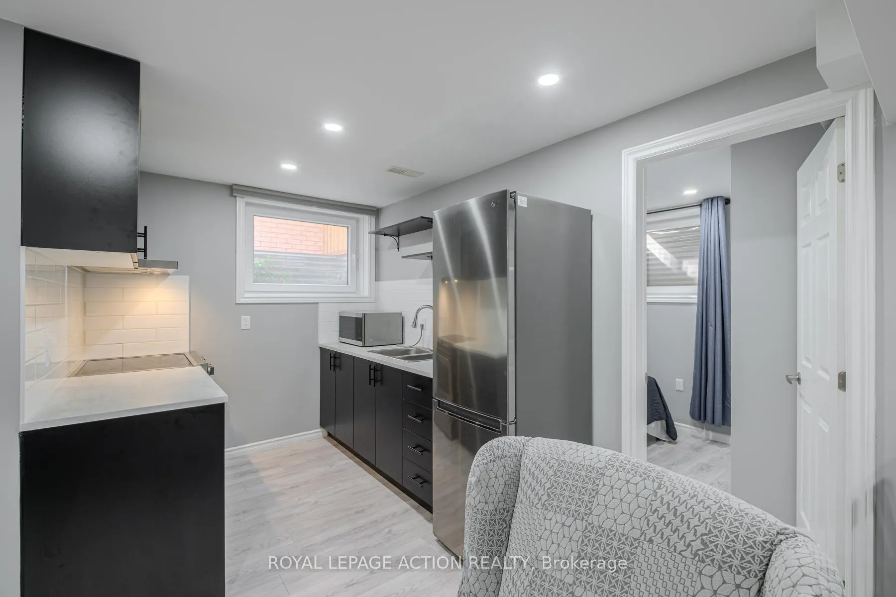 Photo 32 of 87 Grandville Circle, Brant, Paris — HOMEH