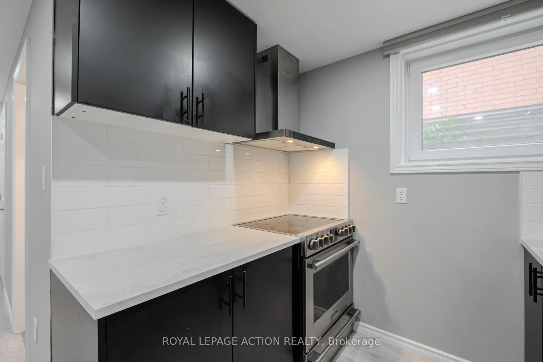 Photo 34 of 87 Grandville Circle, Brant, Paris — HOMEH