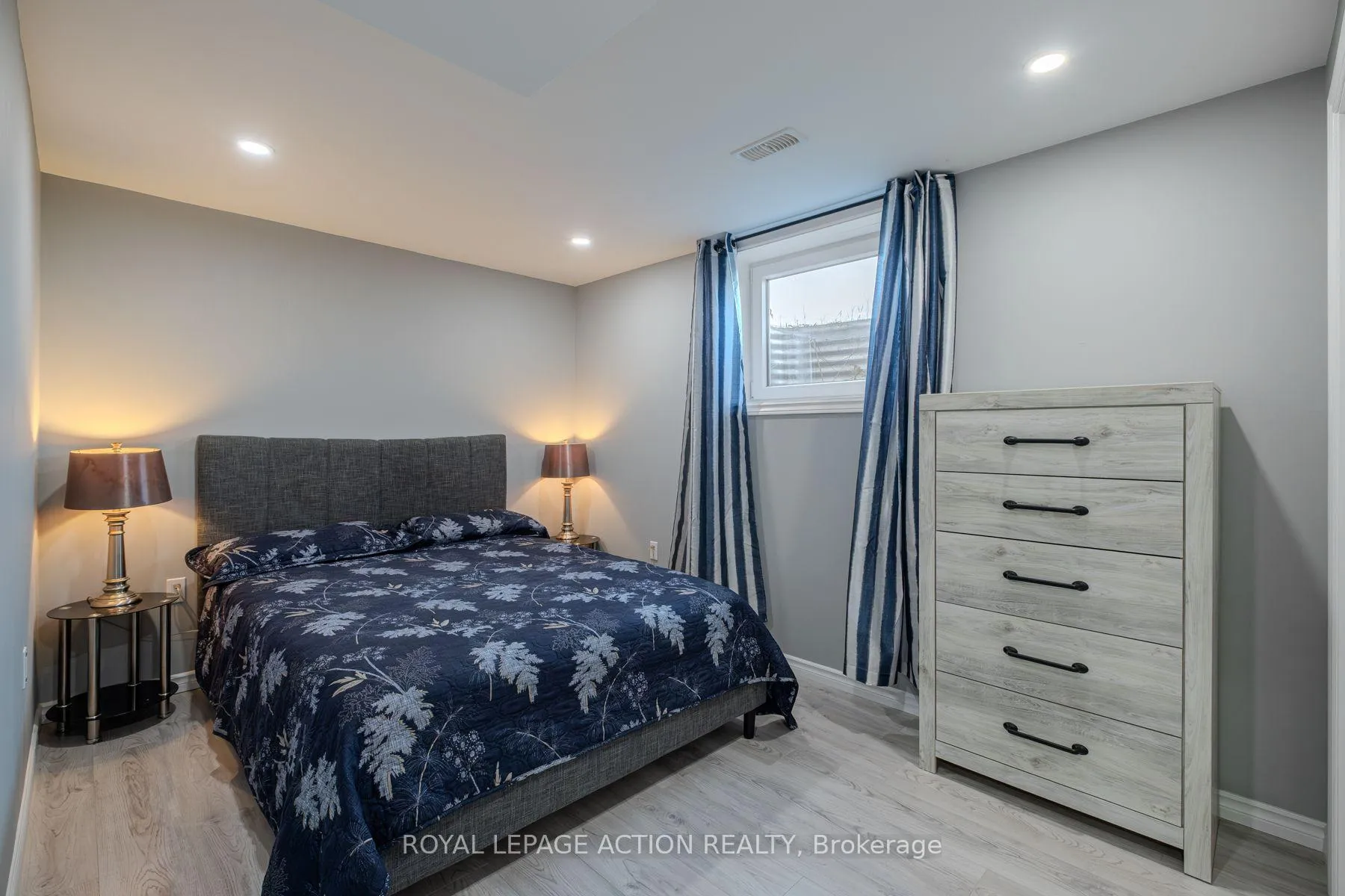 Photo 36 of 87 Grandville Circle, Brant, Paris — HOMEH