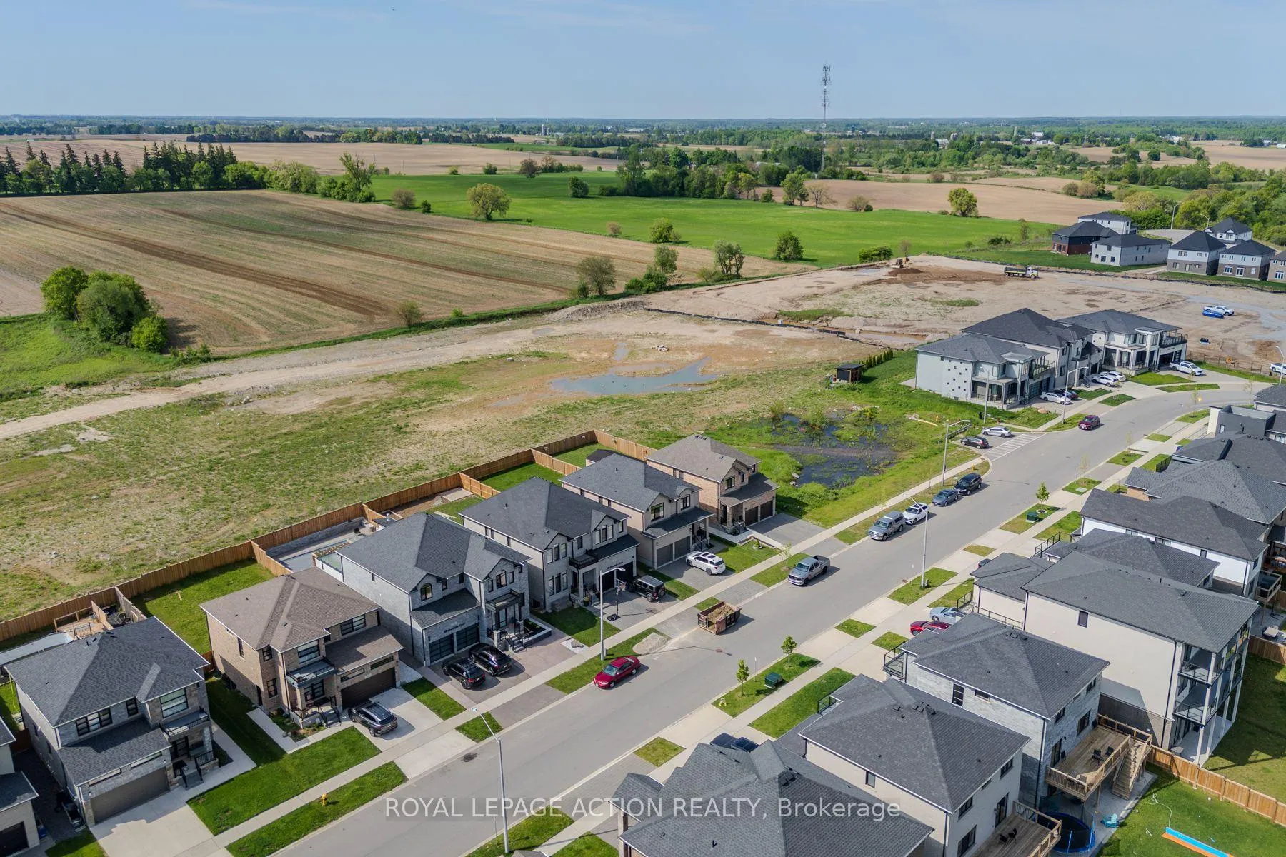 Photo 46 of 87 Grandville Circle, Brant, Paris — HOMEH