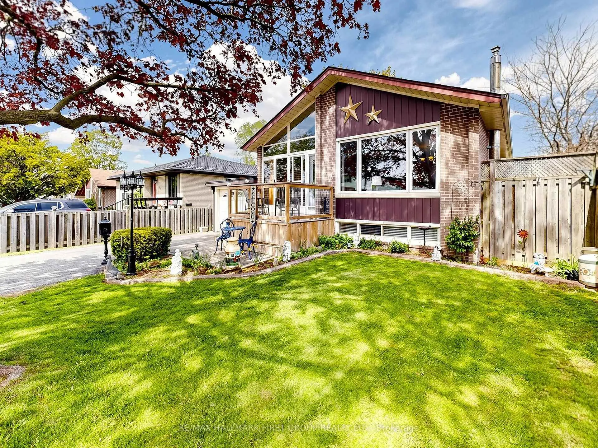 Photo 2 of 715 Lublin Avenue, Pickering, Bay Ridges — HOMEH