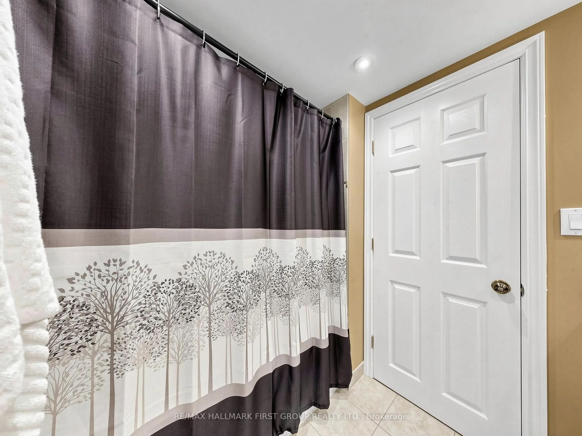 Photo 39 of 715 Lublin Avenue, Pickering, Bay Ridges — HOMEH