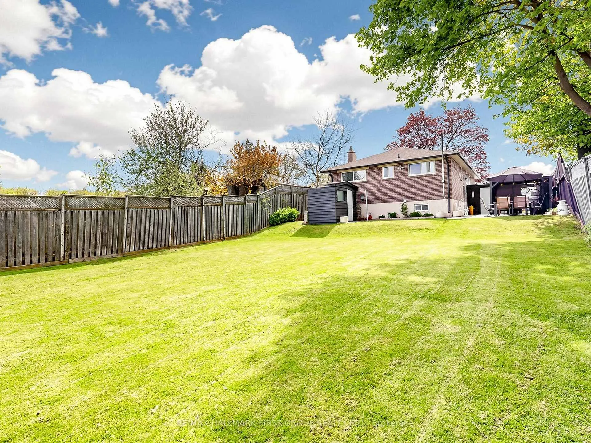 Photo 44 of 715 Lublin Avenue, Pickering, Bay Ridges — HOMEH