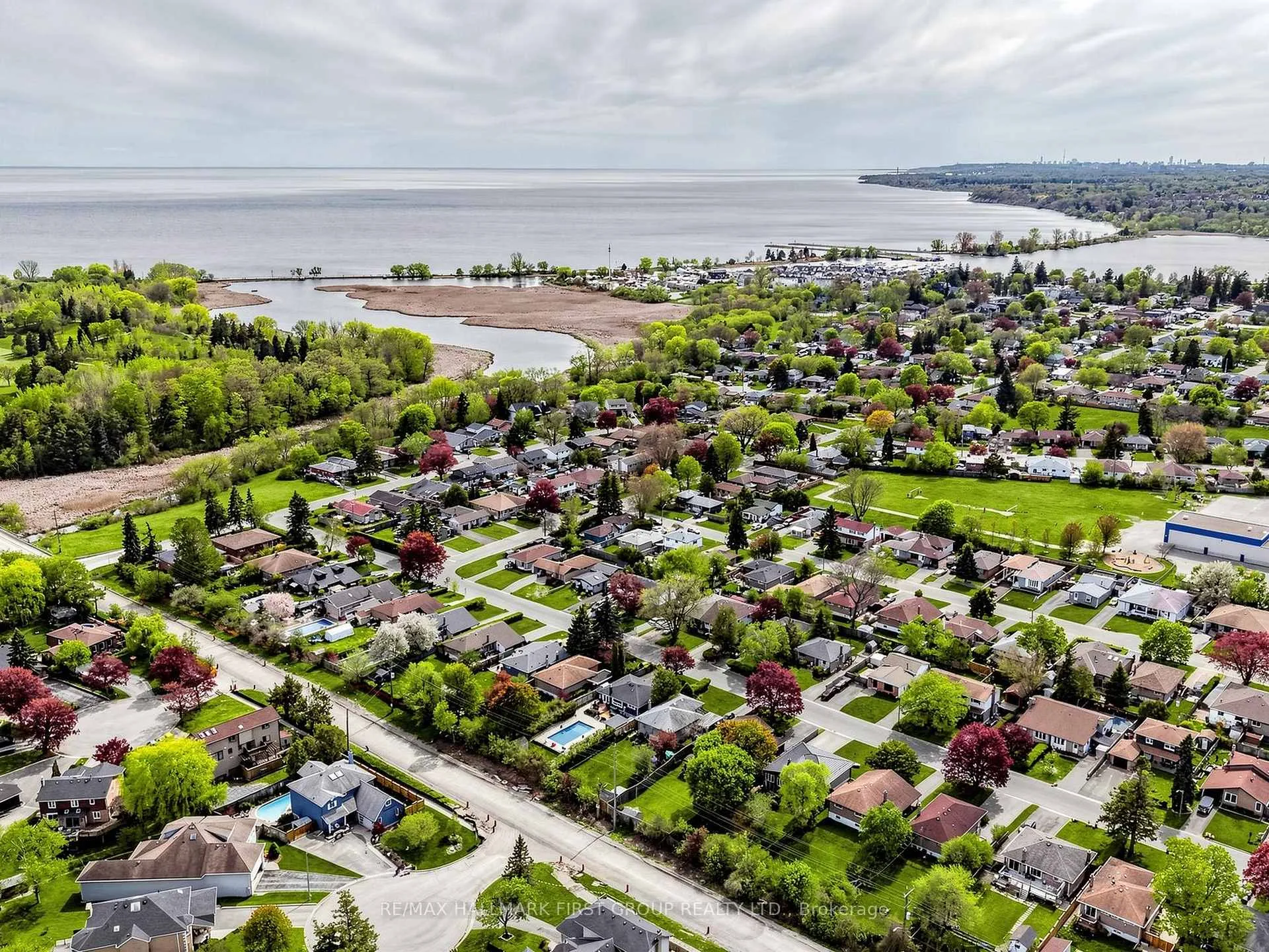 Photo 46 of 715 Lublin Avenue, Pickering, Bay Ridges — HOMEH
