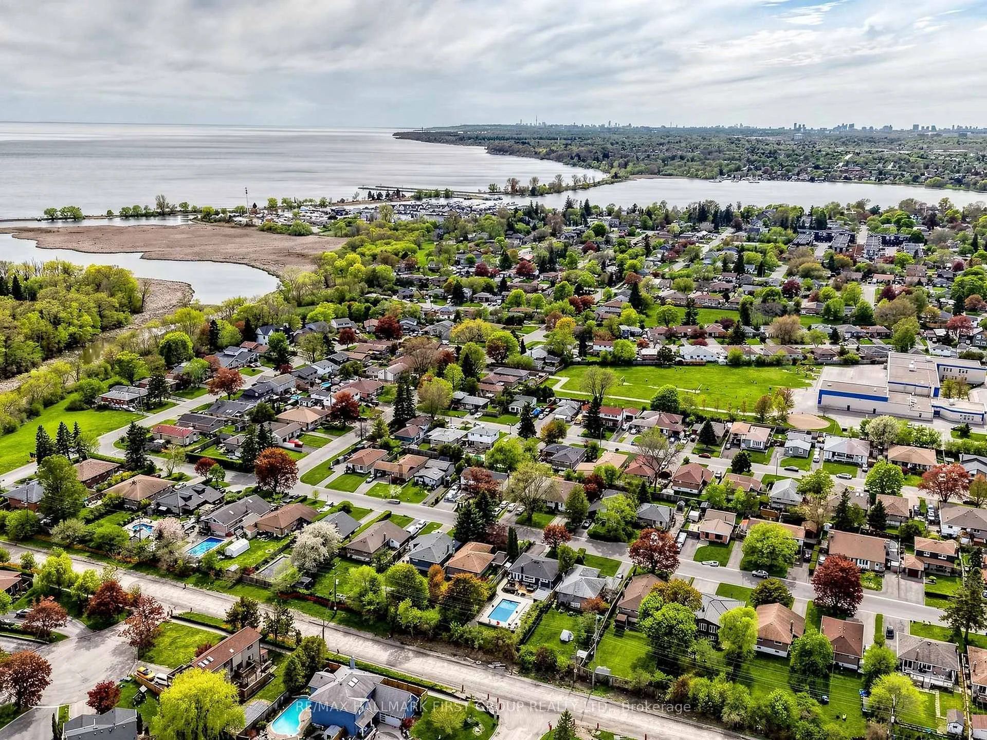 Photo 47 of 715 Lublin Avenue, Pickering, Bay Ridges — HOMEH