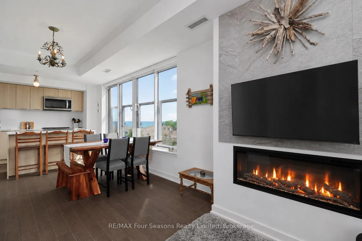 Photo 13 of Unit 406, 31 Huron Street, Collingwood — HOMEH