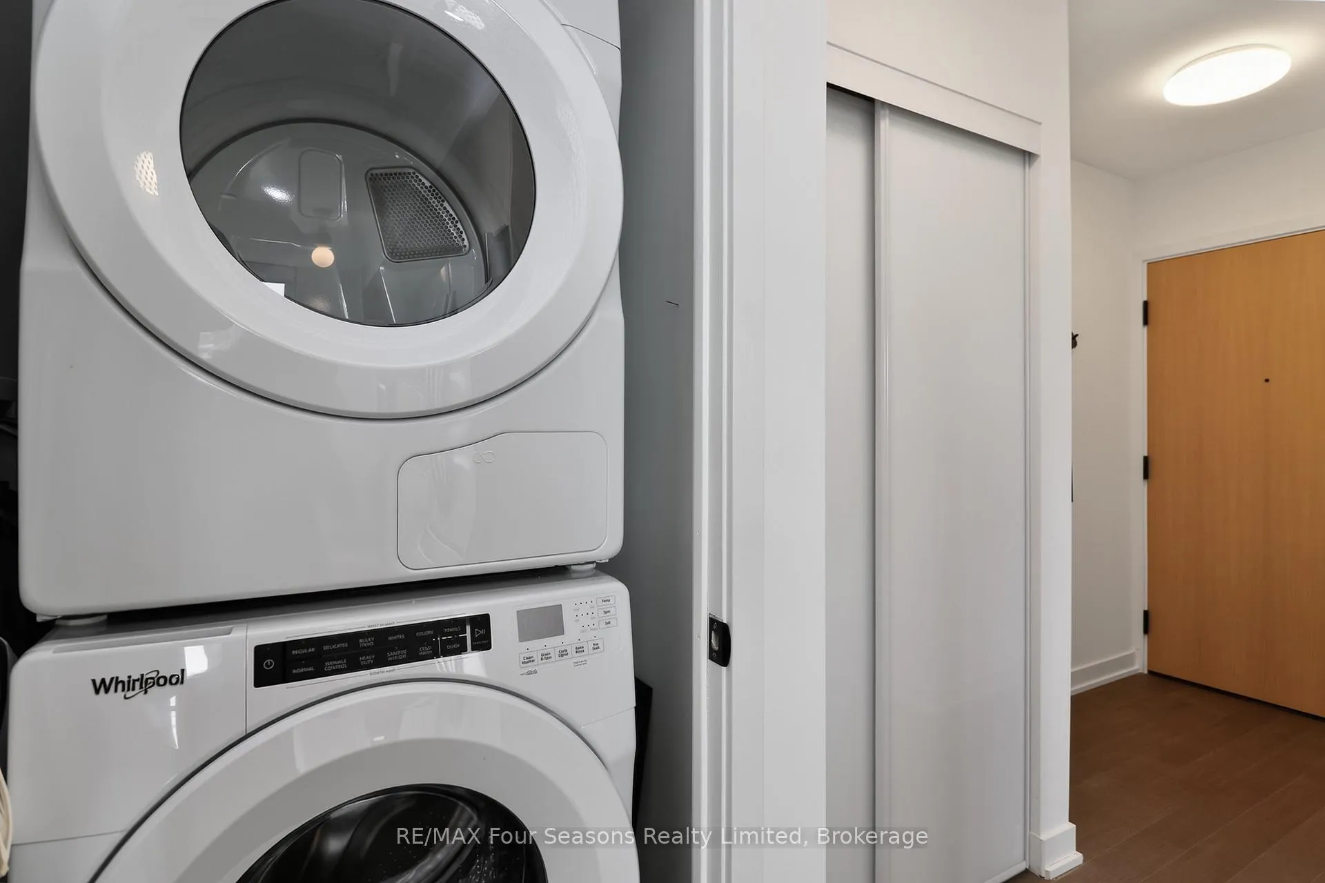 Photo 19 of Unit 406, 31 Huron Street, Collingwood — HOMEH