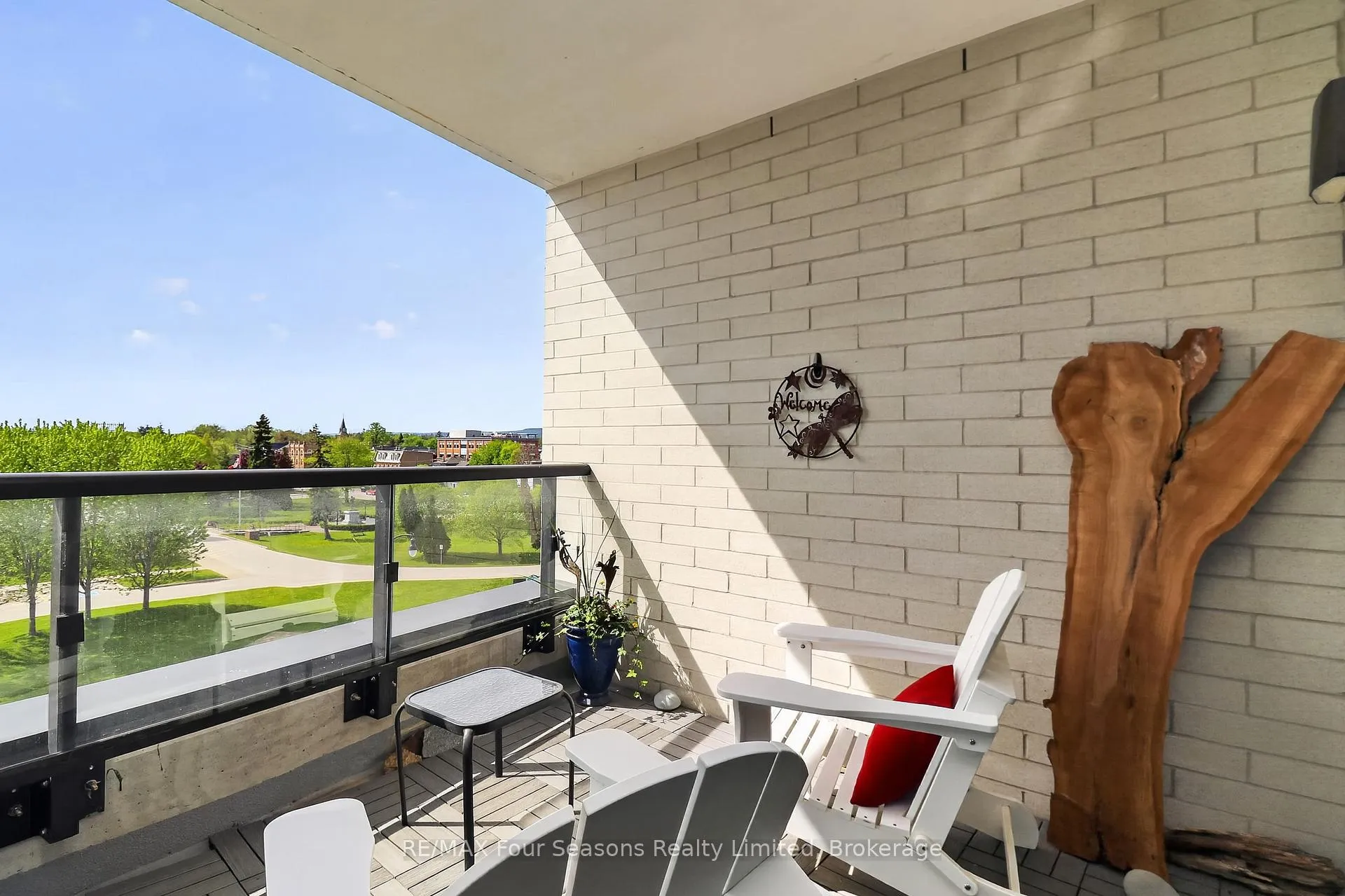 Photo 22 of Unit 406, 31 Huron Street, Collingwood — HOMEH