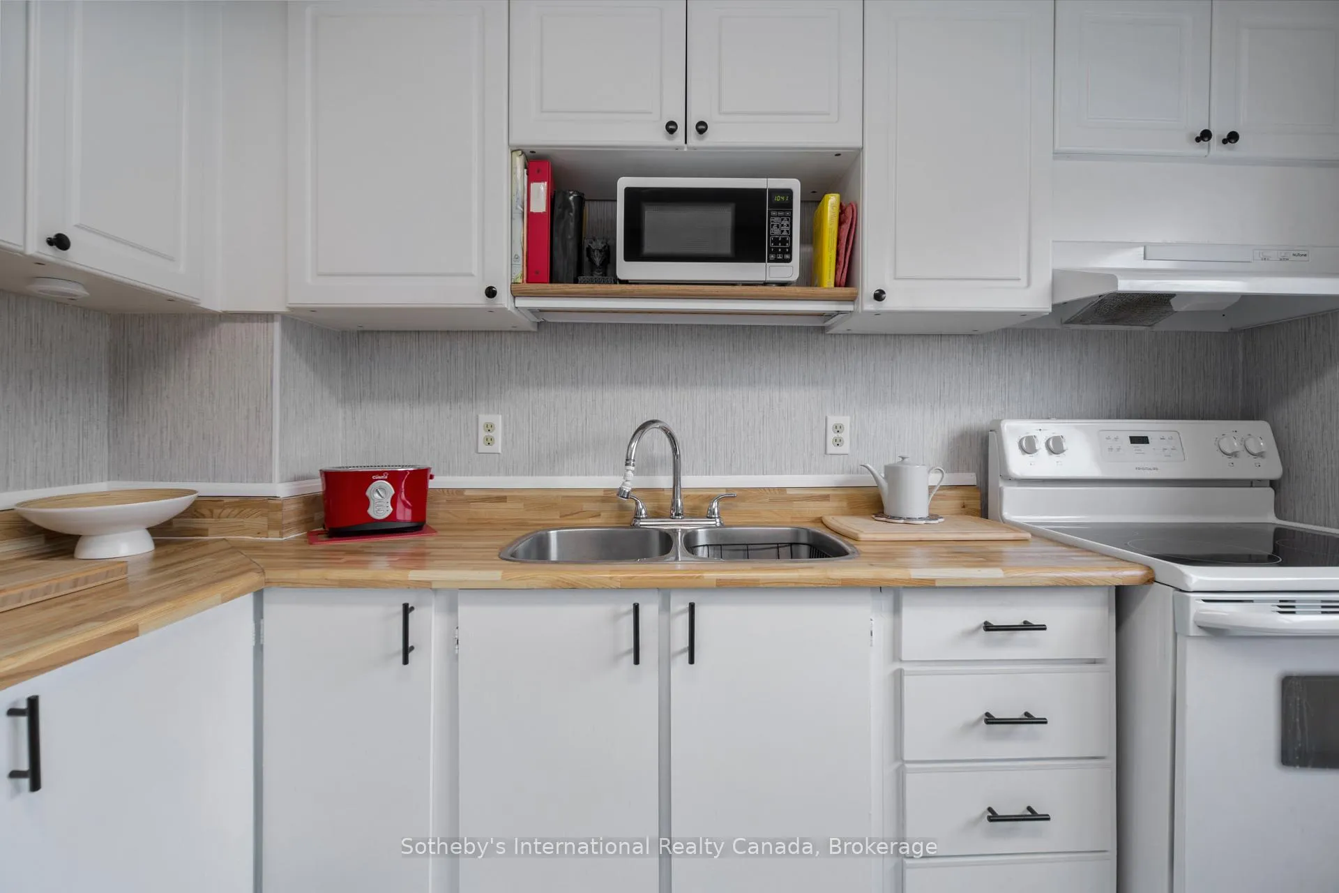 Photo 10 of Unit B3, 450 Lakeshore Drive, North Bay, Ferris — HOMEH