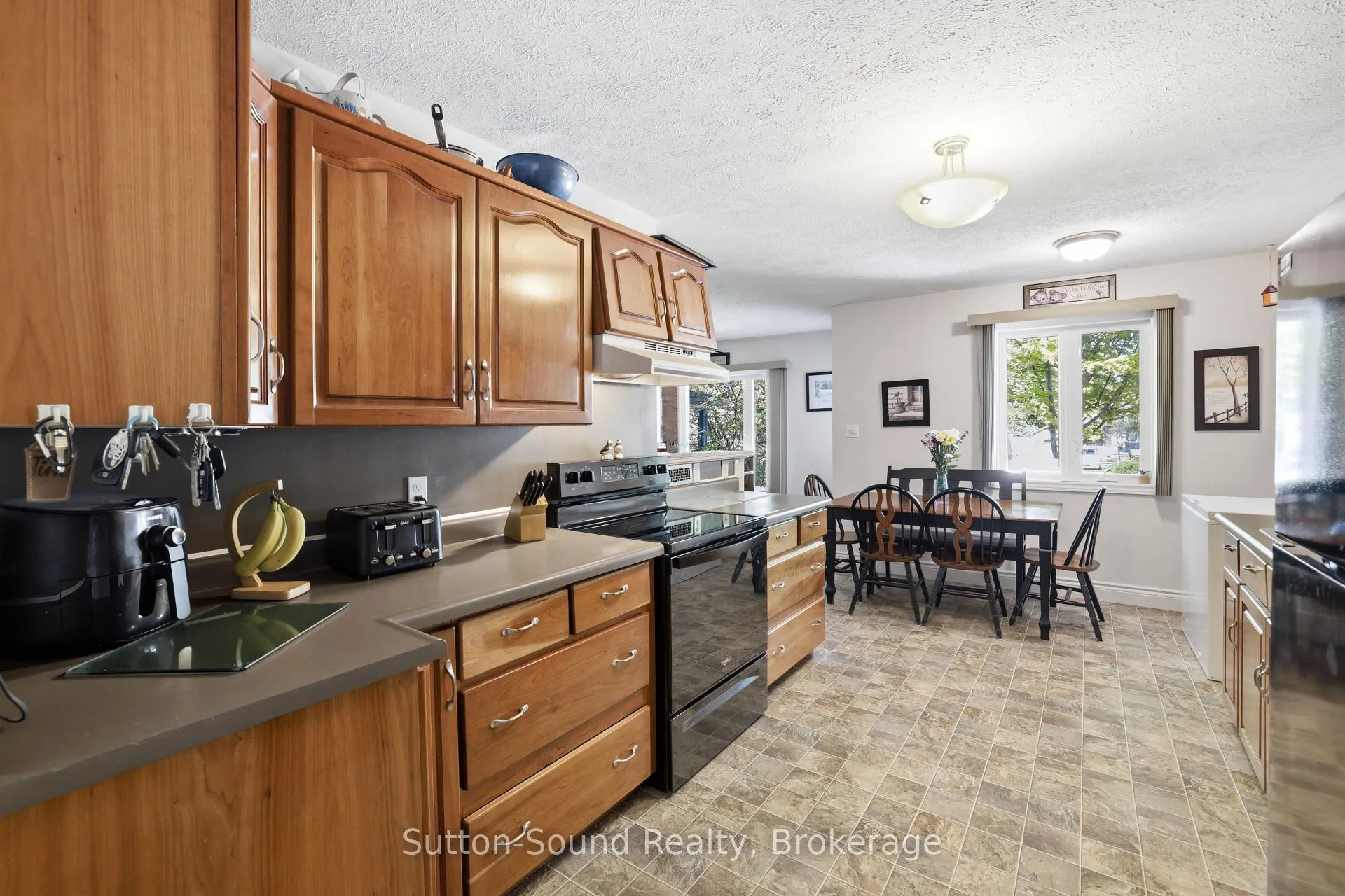 Photo 7 of 1565 7th Avenue E, Owen Sound — HOMEH