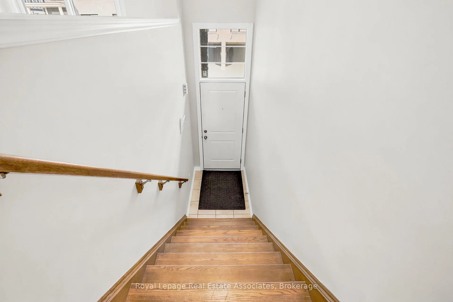 Photo 2 of Unit 24, 383 Dundas Street E, Hamilton, Waterdown — HOMEH