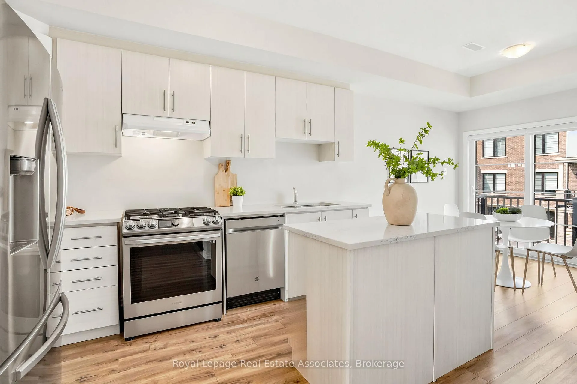 Photo 3 of Unit 24, 383 Dundas Street E, Hamilton, Waterdown — HOMEH