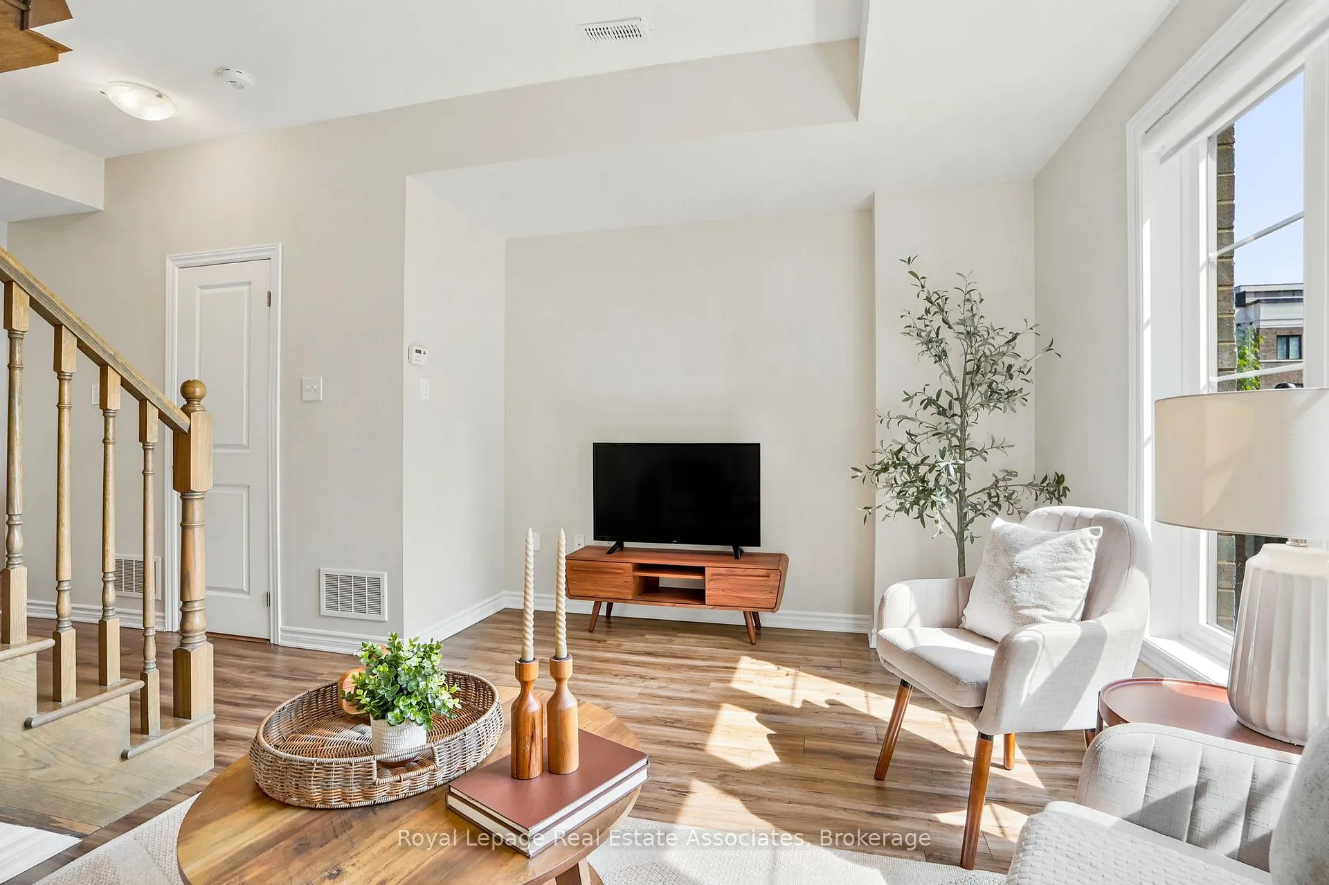 Photo 13 of Unit 24, 383 Dundas Street E, Hamilton, Waterdown — HOMEH