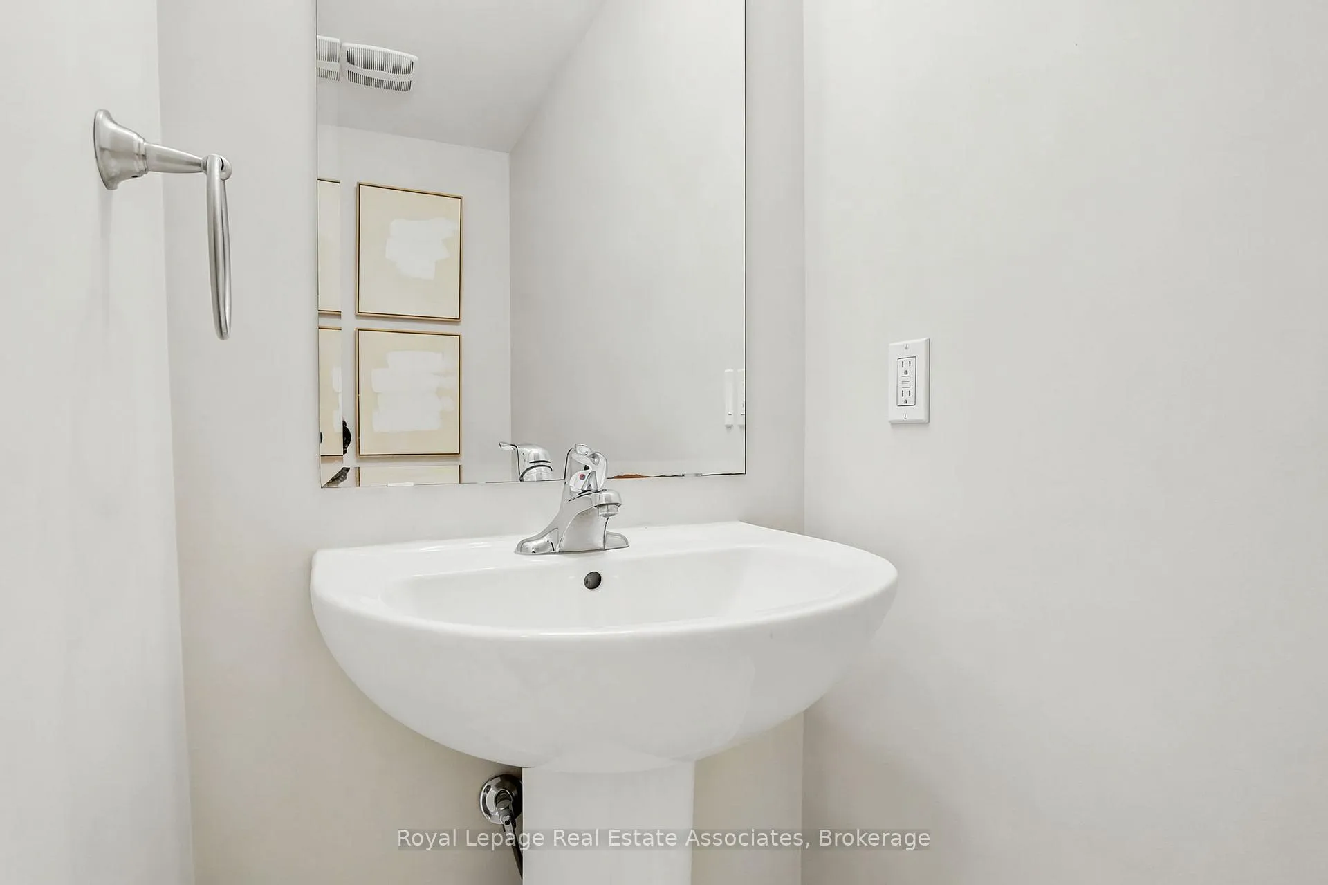 Photo 14 of Unit 24, 383 Dundas Street E, Hamilton, Waterdown — HOMEH