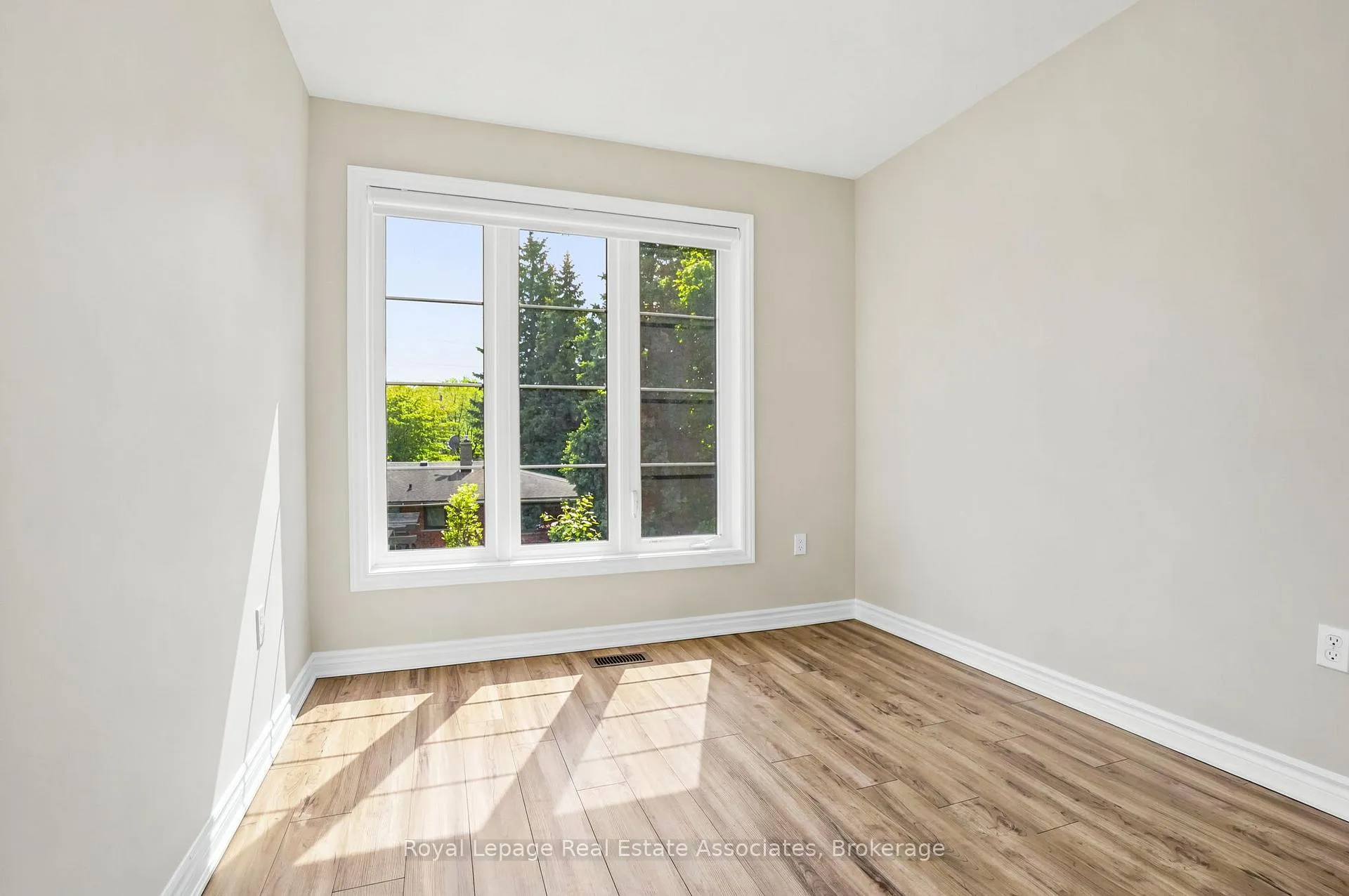 Photo 20 of Unit 24, 383 Dundas Street E, Hamilton, Waterdown — HOMEH