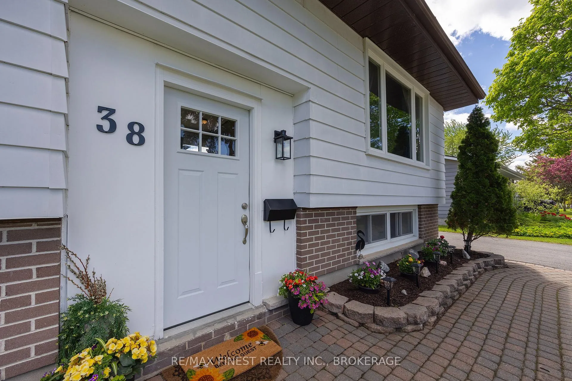Photo 6 of 38 Kildare Avenue, Loyalist, Amherstview — HOMEH