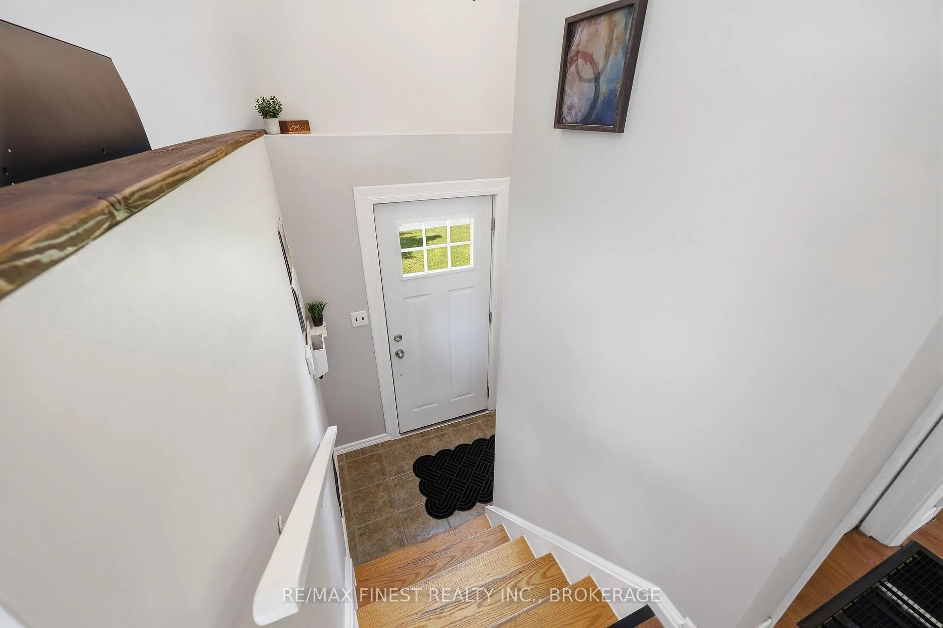 Photo 7 of 38 Kildare Avenue, Loyalist, Amherstview — HOMEH