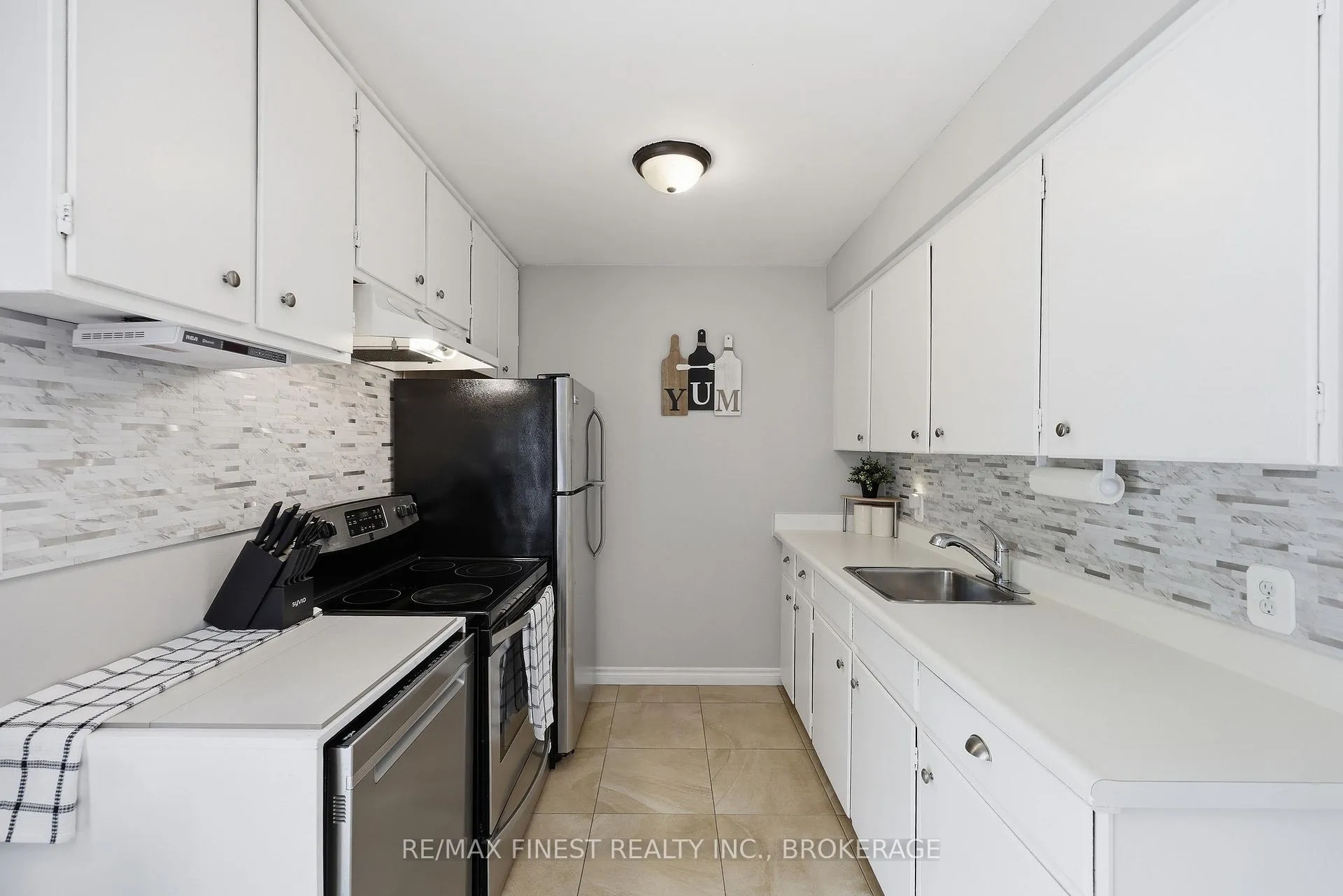 Photo 15 of 38 Kildare Avenue, Loyalist, Amherstview — HOMEH