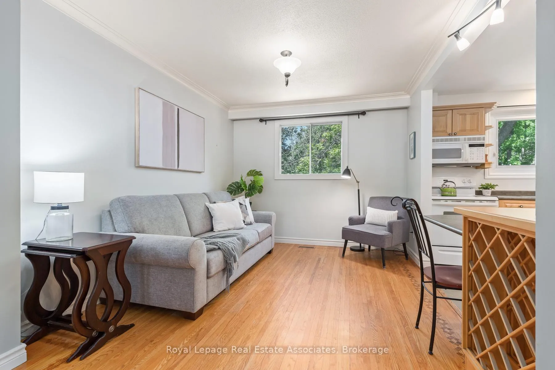Photo 9 of 17 Metcalfe Court, Halton Hills, Georgetown — HOMEH