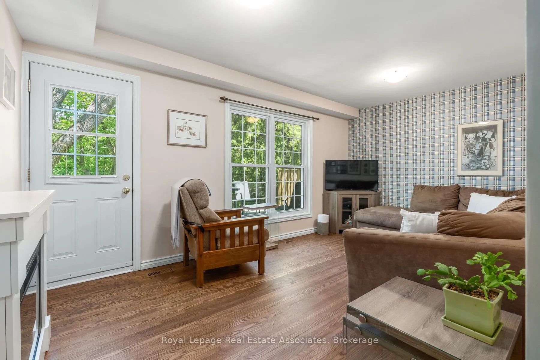 Photo 21 of 17 Metcalfe Court, Halton Hills, Georgetown — HOMEH
