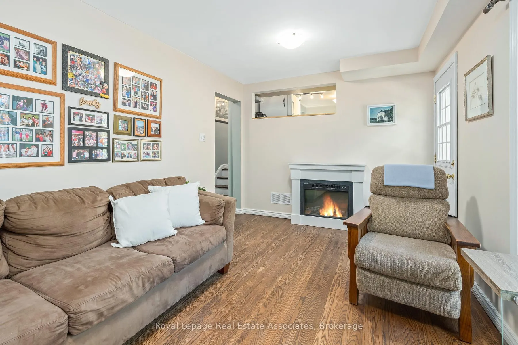 Photo 24 of 17 Metcalfe Court, Halton Hills, Georgetown — HOMEH