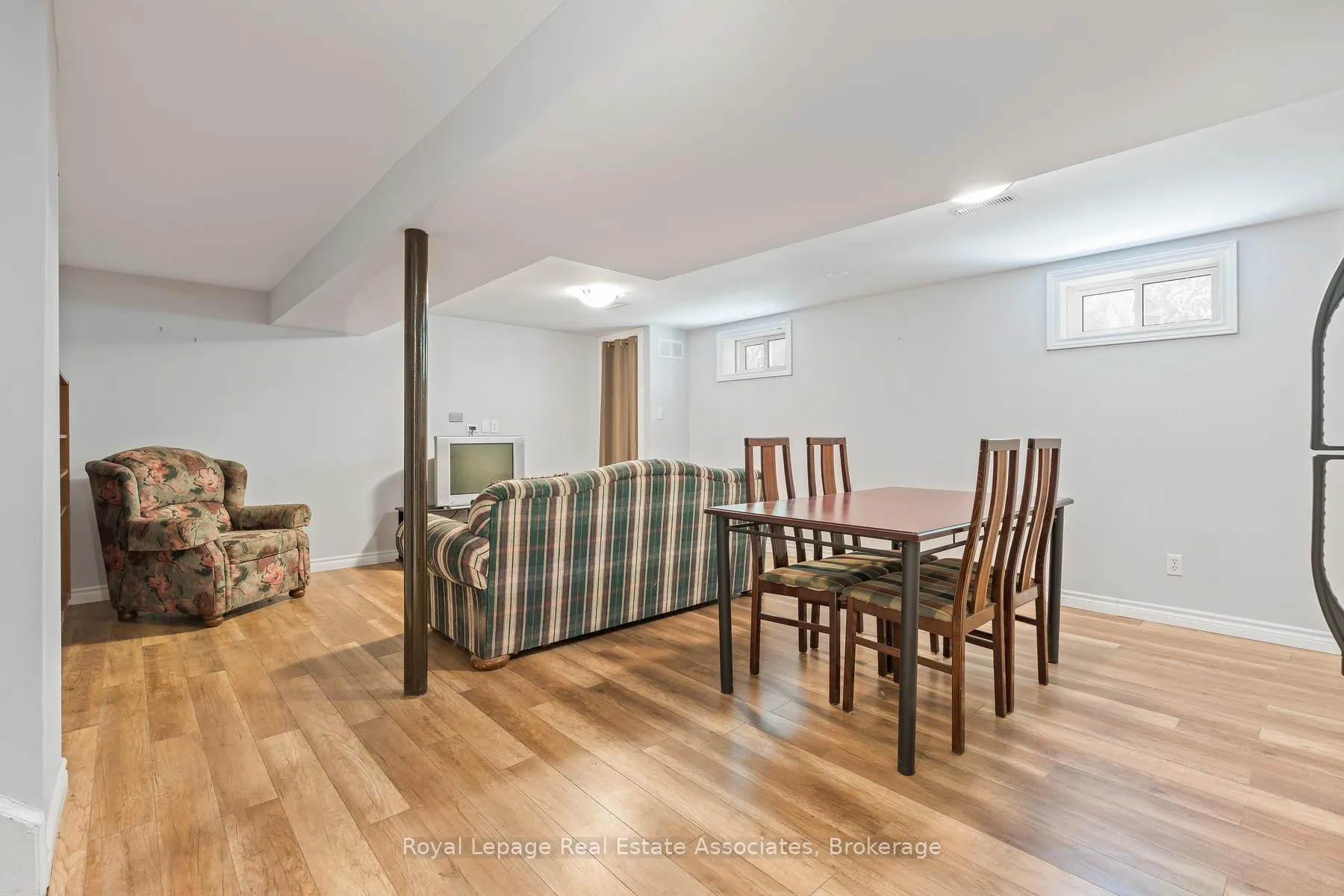 Photo 29 of 17 Metcalfe Court, Halton Hills, Georgetown — HOMEH
