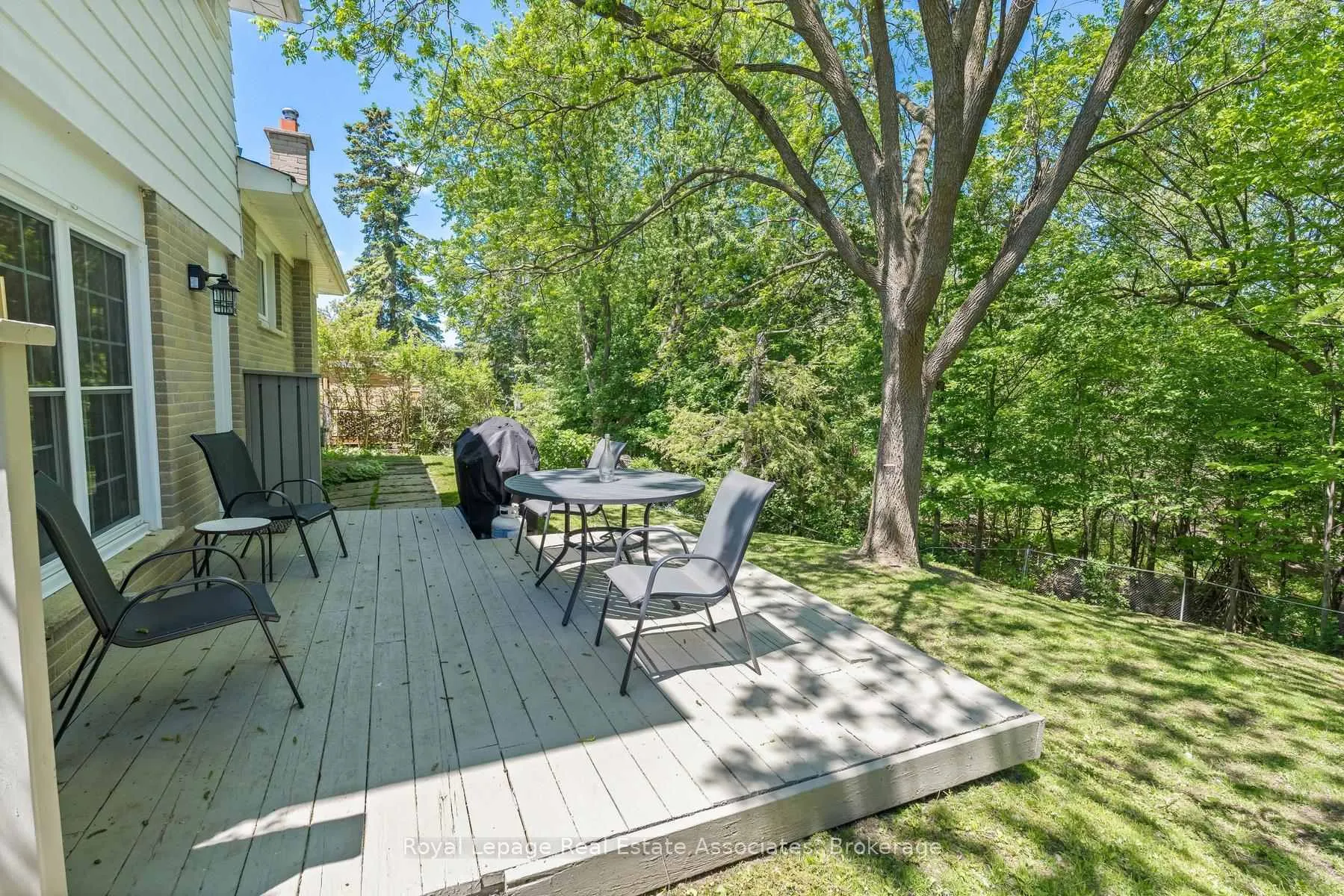 Photo 37 of 17 Metcalfe Court, Halton Hills, Georgetown — HOMEH