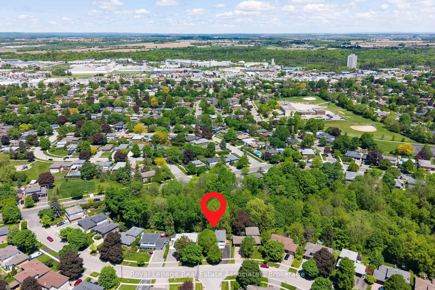Photo 45 of 17 Metcalfe Court, Halton Hills, Georgetown — HOMEH