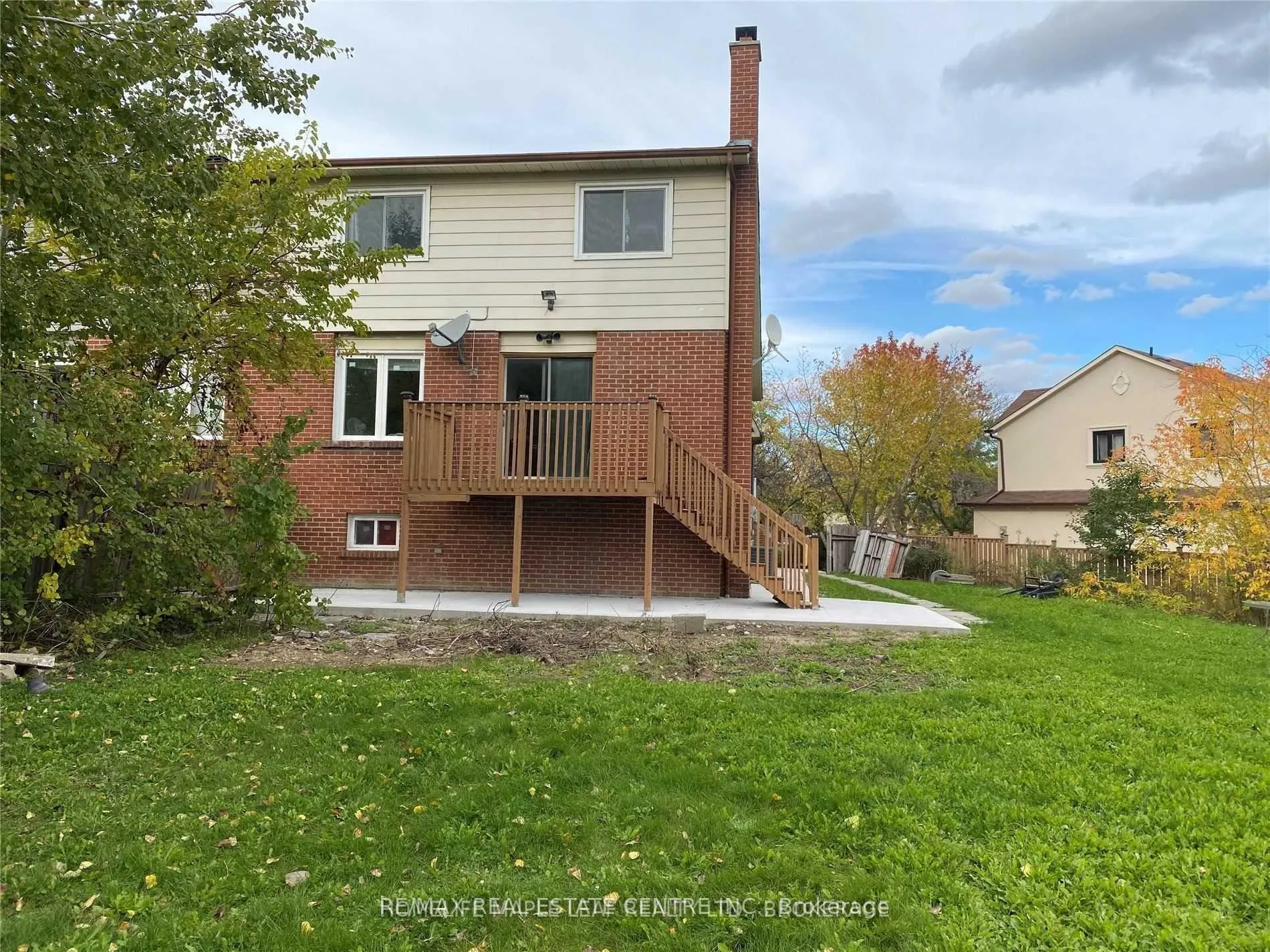 Photo 1 of 26 Foxacre Row, Brampton, Madoc — HOMEH