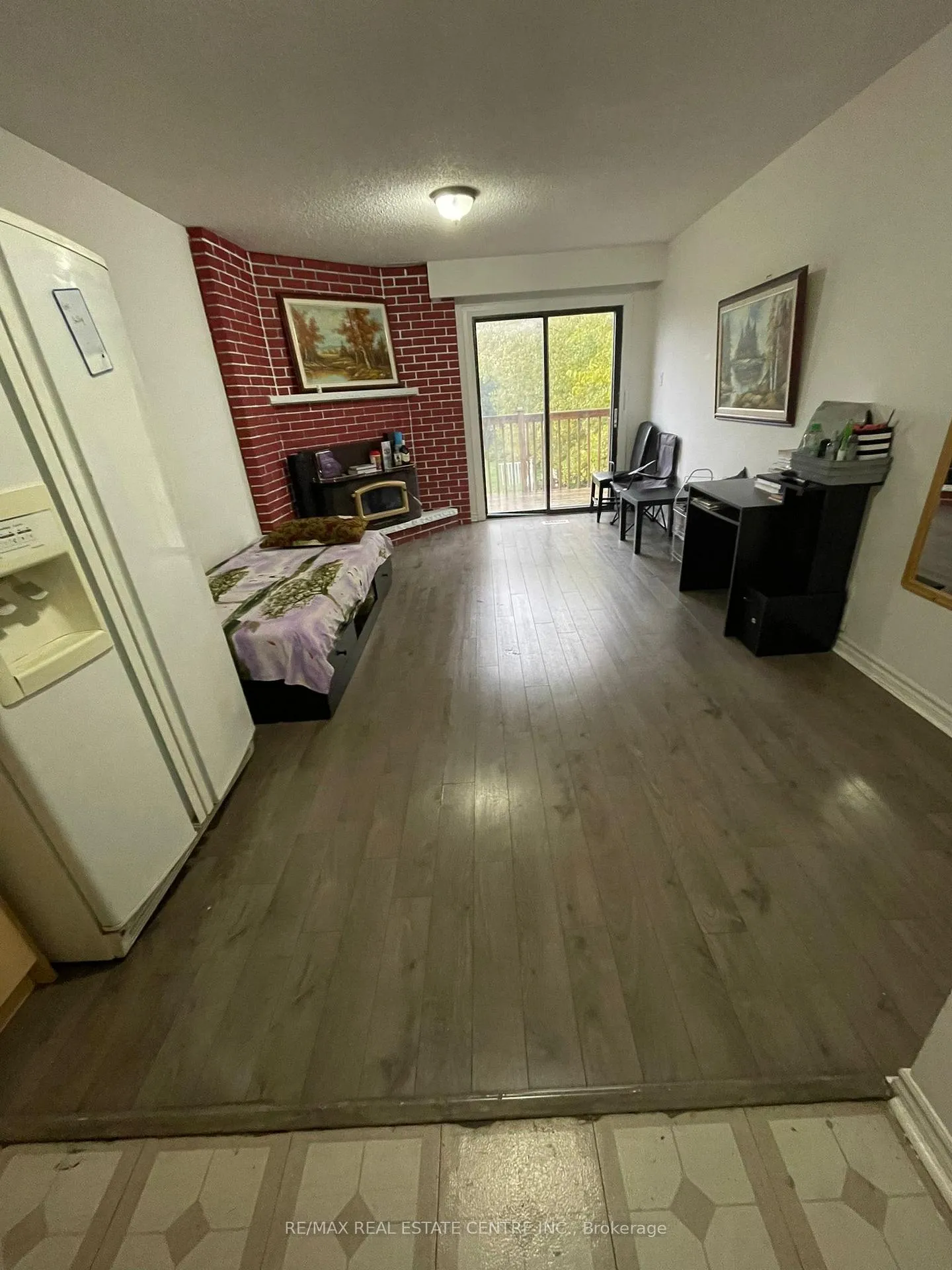 Photo 5 of 26 Foxacre Row, Brampton, Madoc — HOMEH