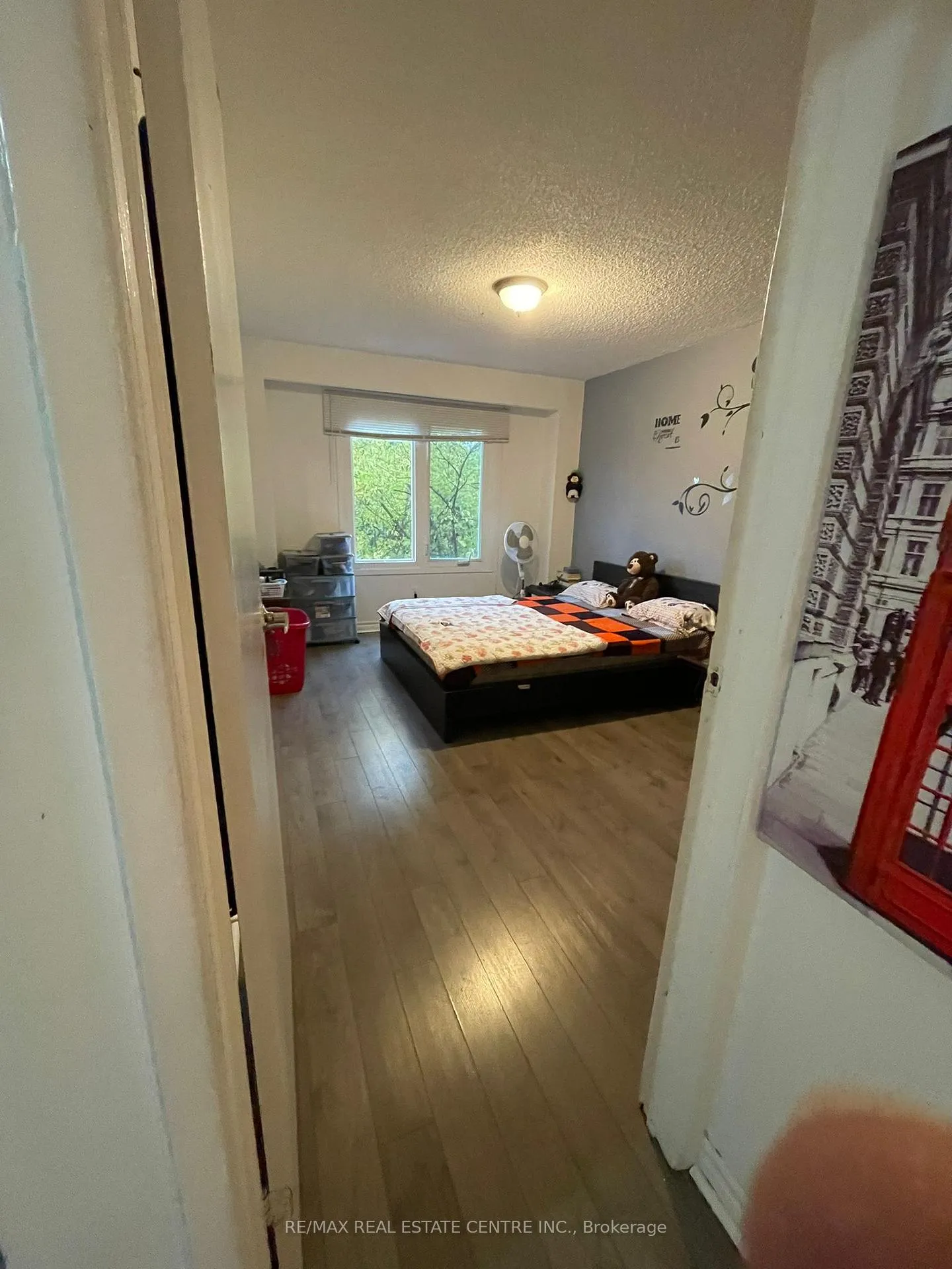 Photo 9 of 26 Foxacre Row, Brampton, Madoc — HOMEH