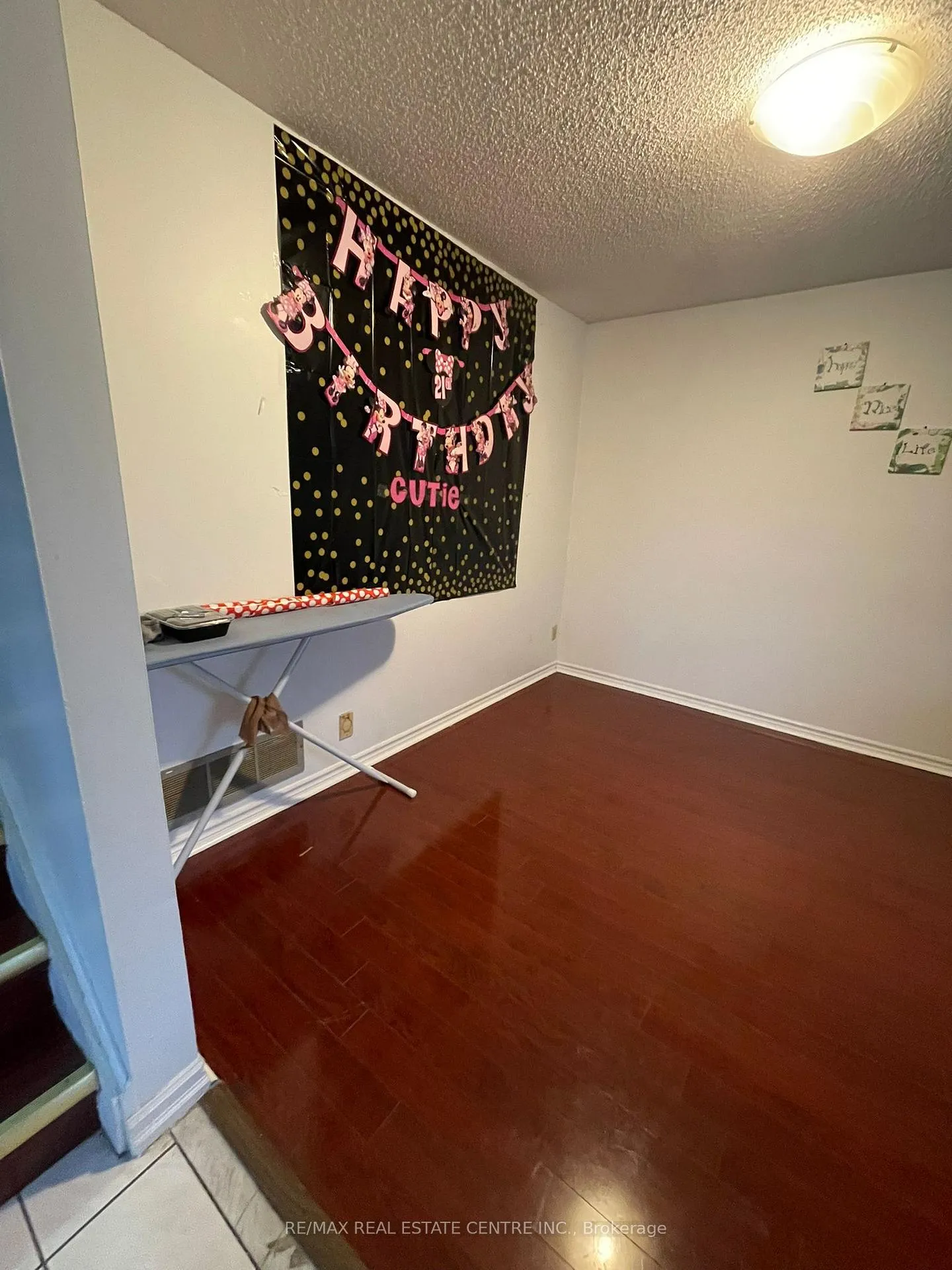 Photo 14 of 26 Foxacre Row, Brampton, Madoc — HOMEH