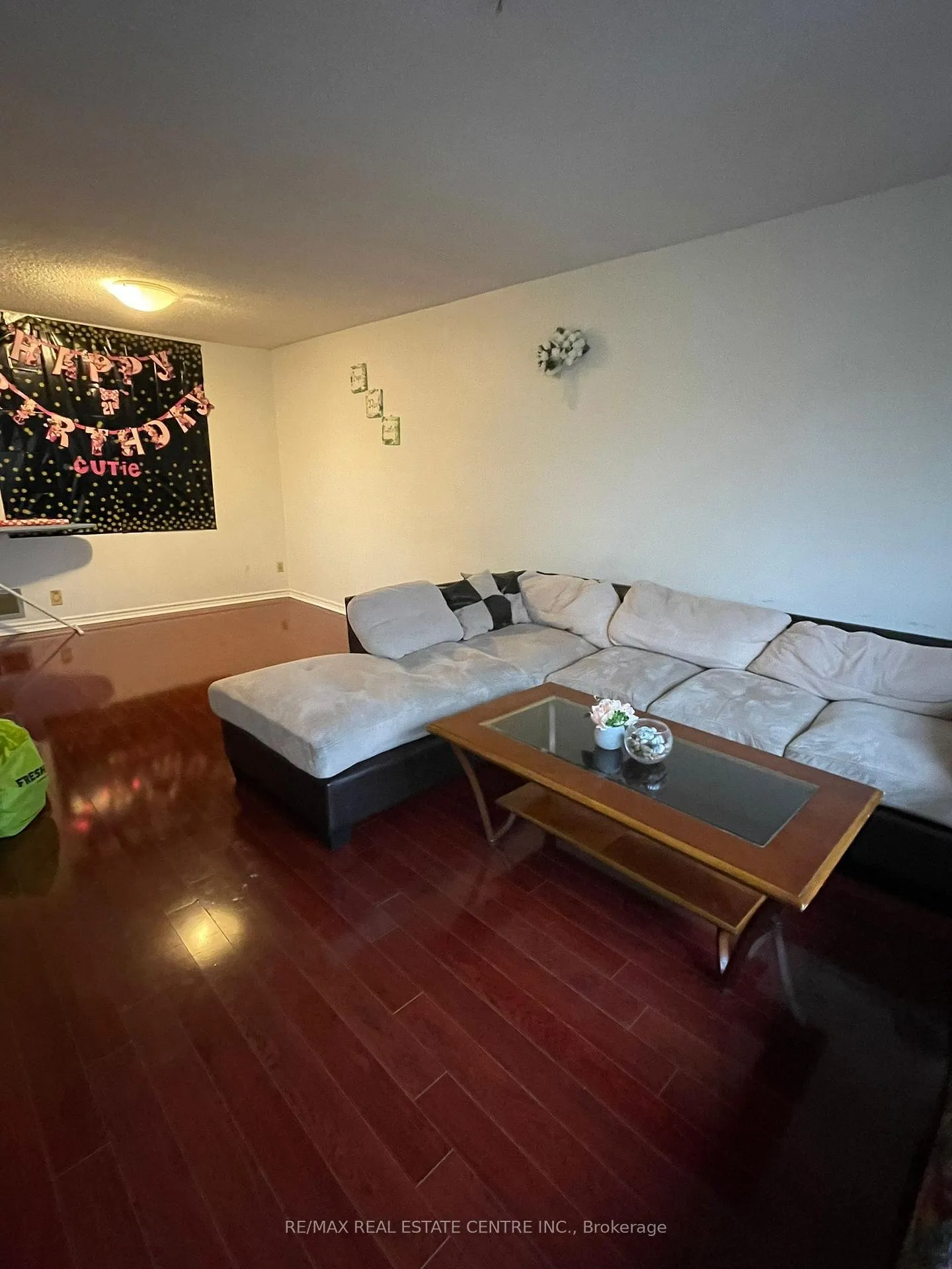 Photo 15 of 26 Foxacre Row, Brampton, Madoc — HOMEH