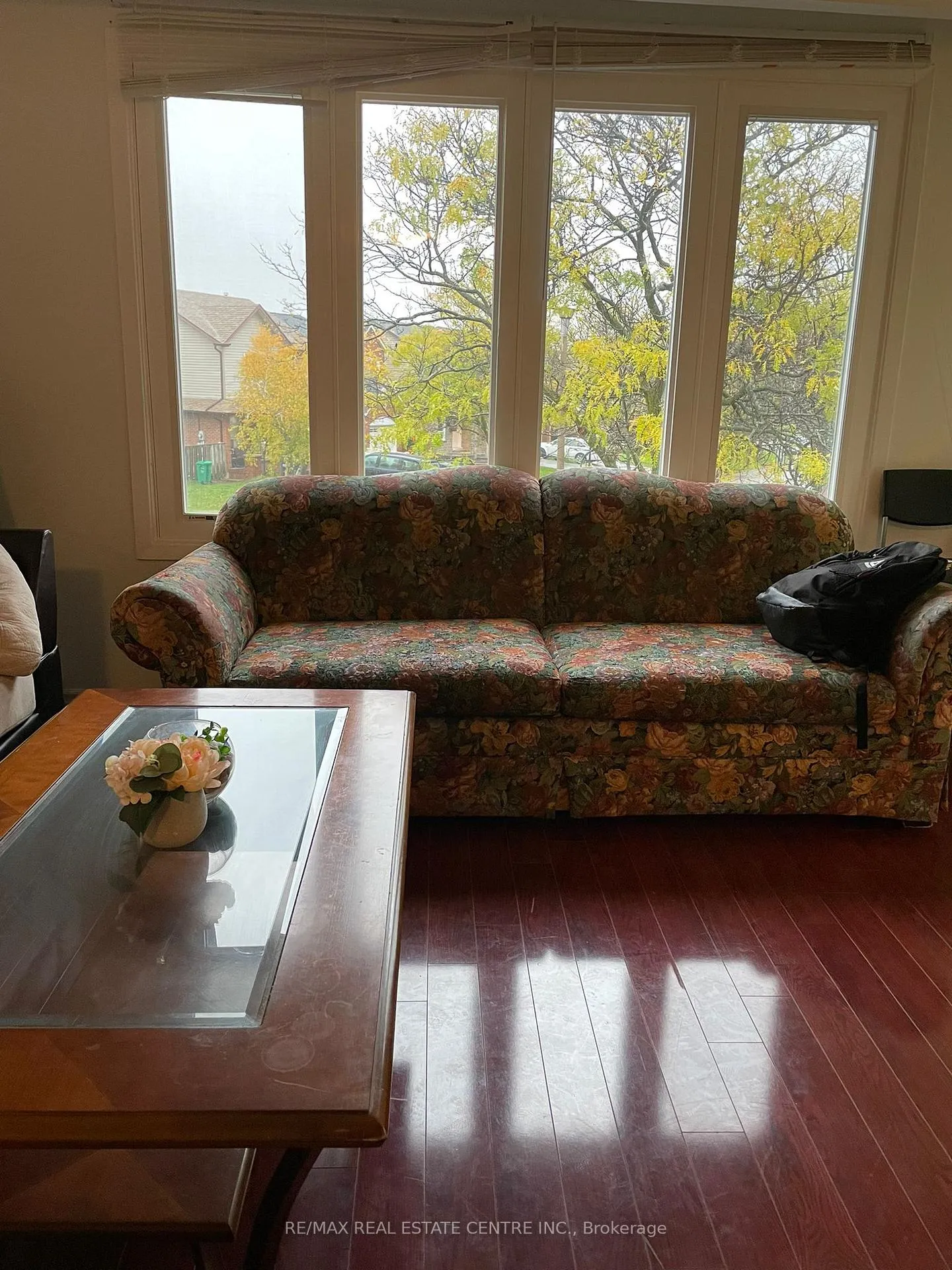 Photo 16 of 26 Foxacre Row, Brampton, Madoc — HOMEH