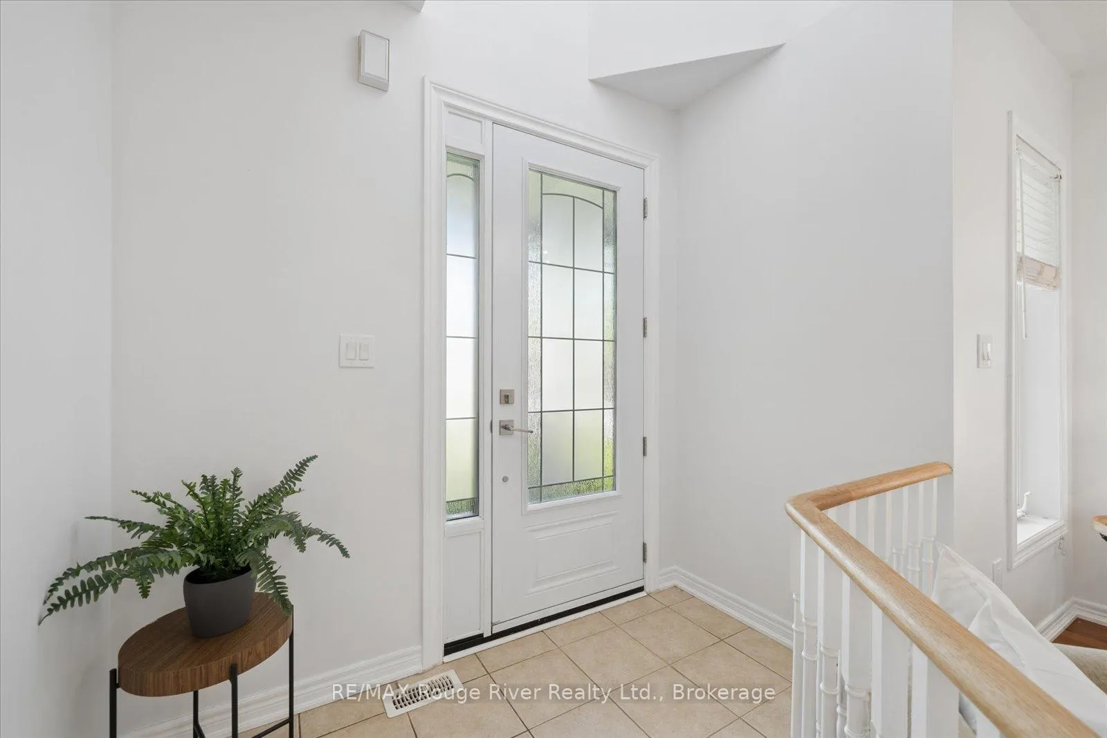 Photo 6 of 57 Bayberry Court, Whitby, Brooklin — HOMEH