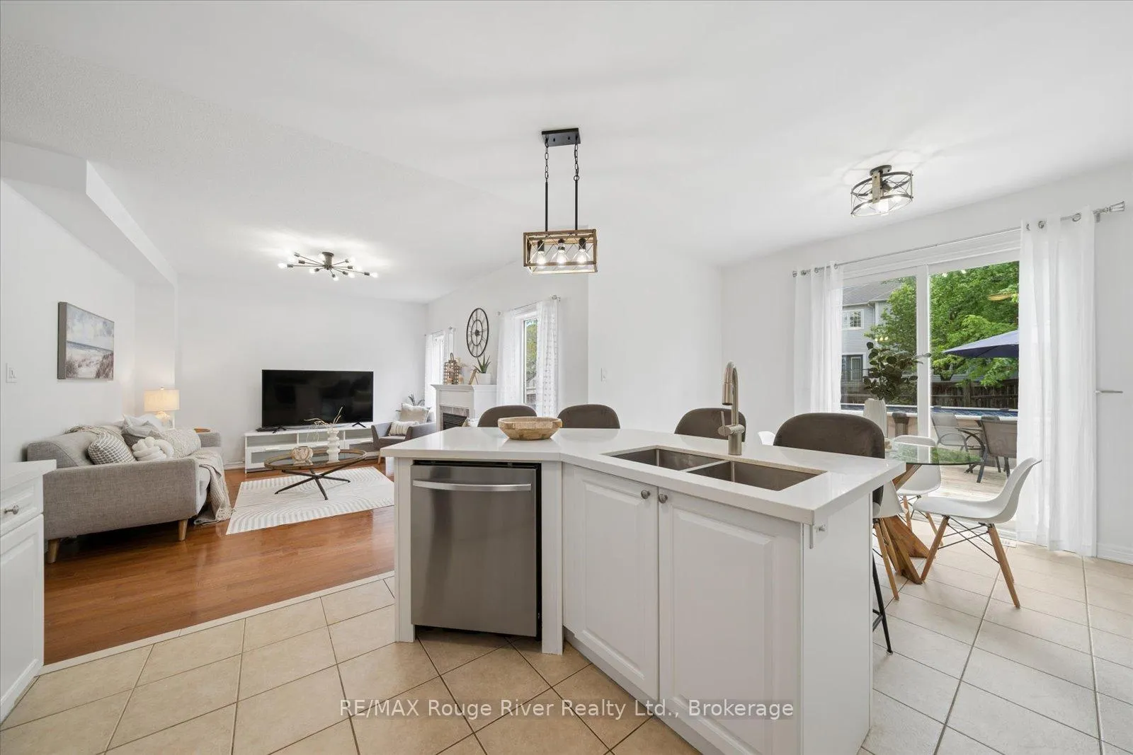 Photo 24 of 57 Bayberry Court, Whitby, Brooklin — HOMEH