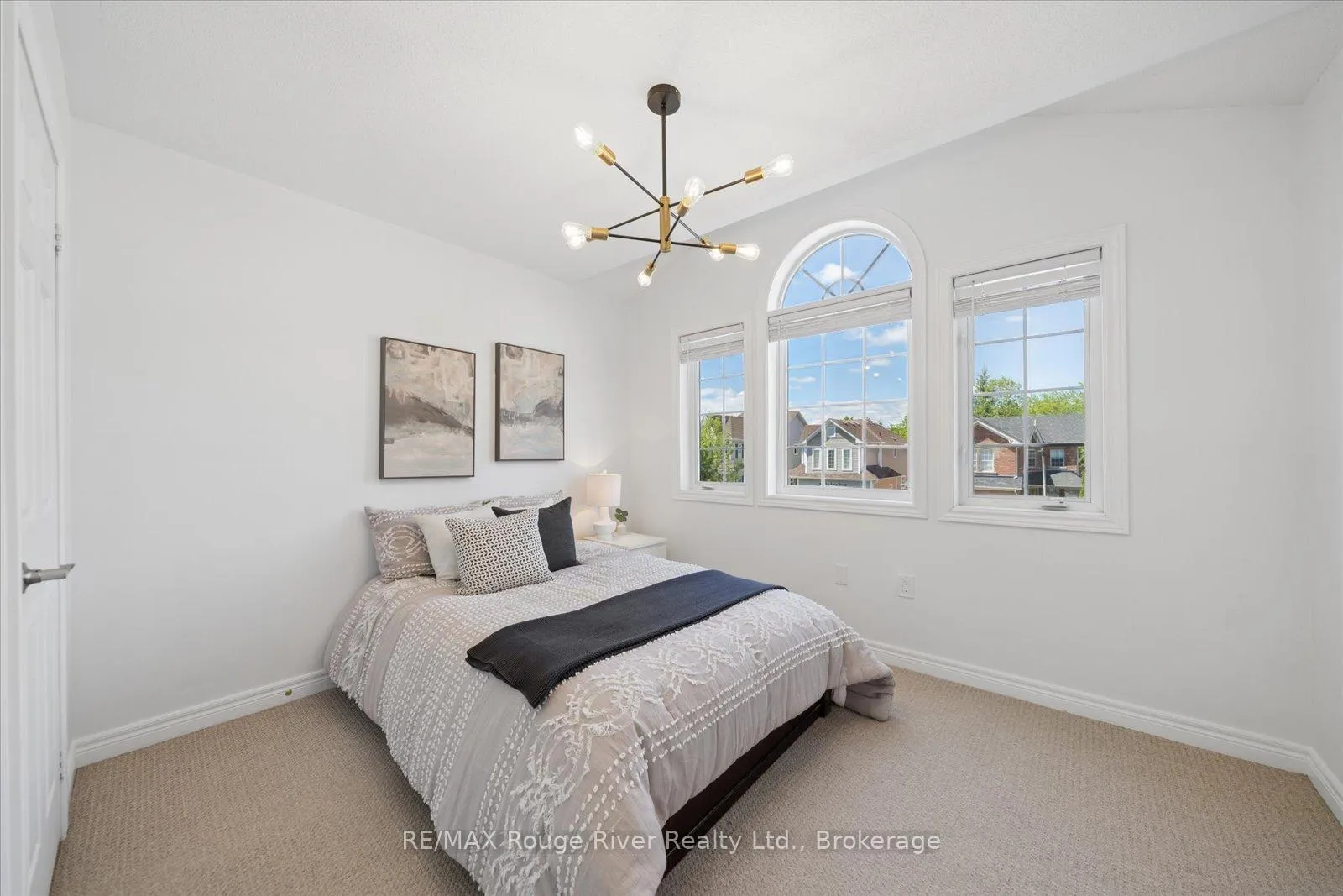 Photo 37 of 57 Bayberry Court, Whitby, Brooklin — HOMEH