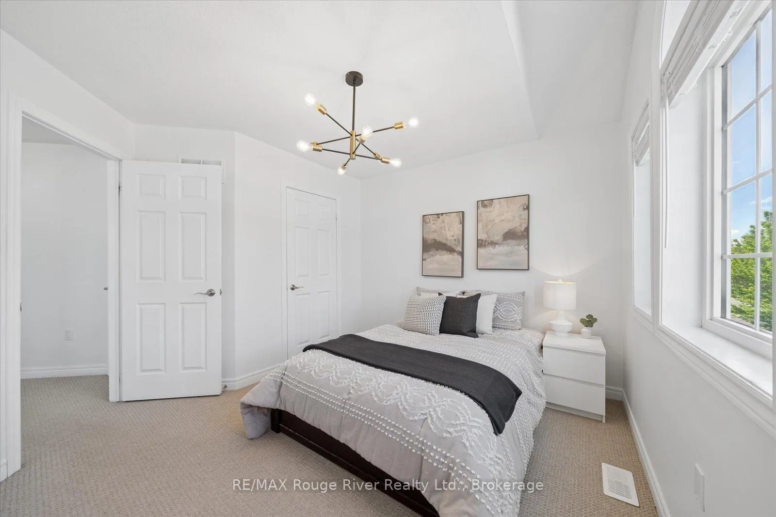 Photo 38 of 57 Bayberry Court, Whitby, Brooklin — HOMEH