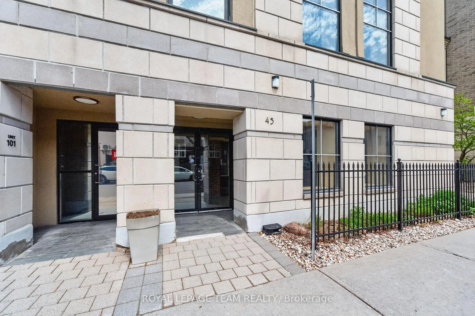 Photo 3 of Unit 307, 45 Spencer Street, Ottawa, Ottawa West — HOMEH