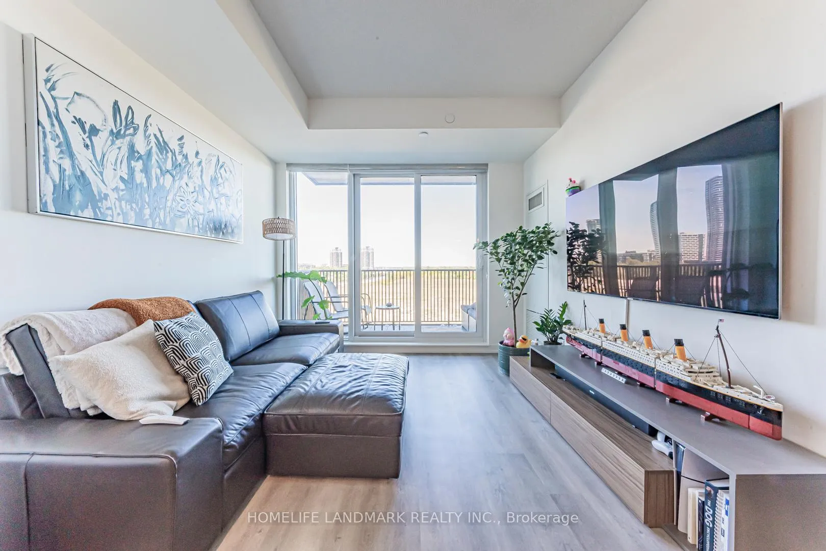 Photo 5 of Unit C410, 38 Simcoe Promenade, Markham, Unionville — HOMEH