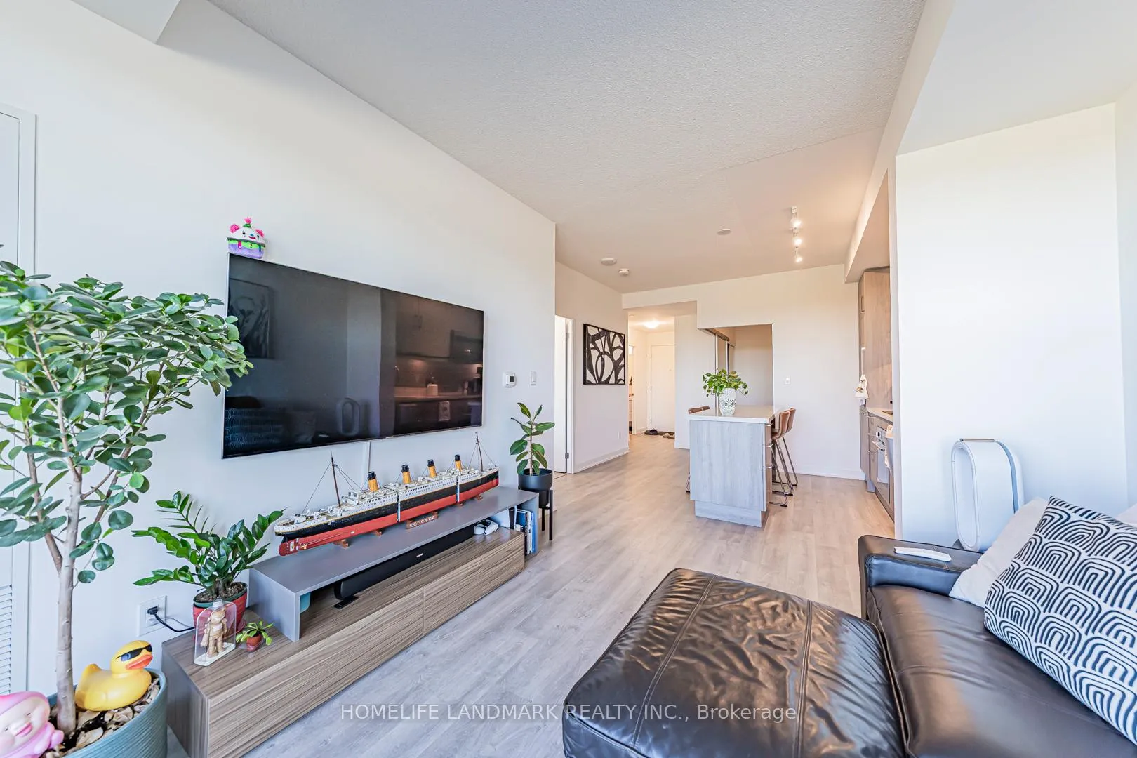 Photo 6 of Unit C410, 38 Simcoe Promenade, Markham, Unionville — HOMEH