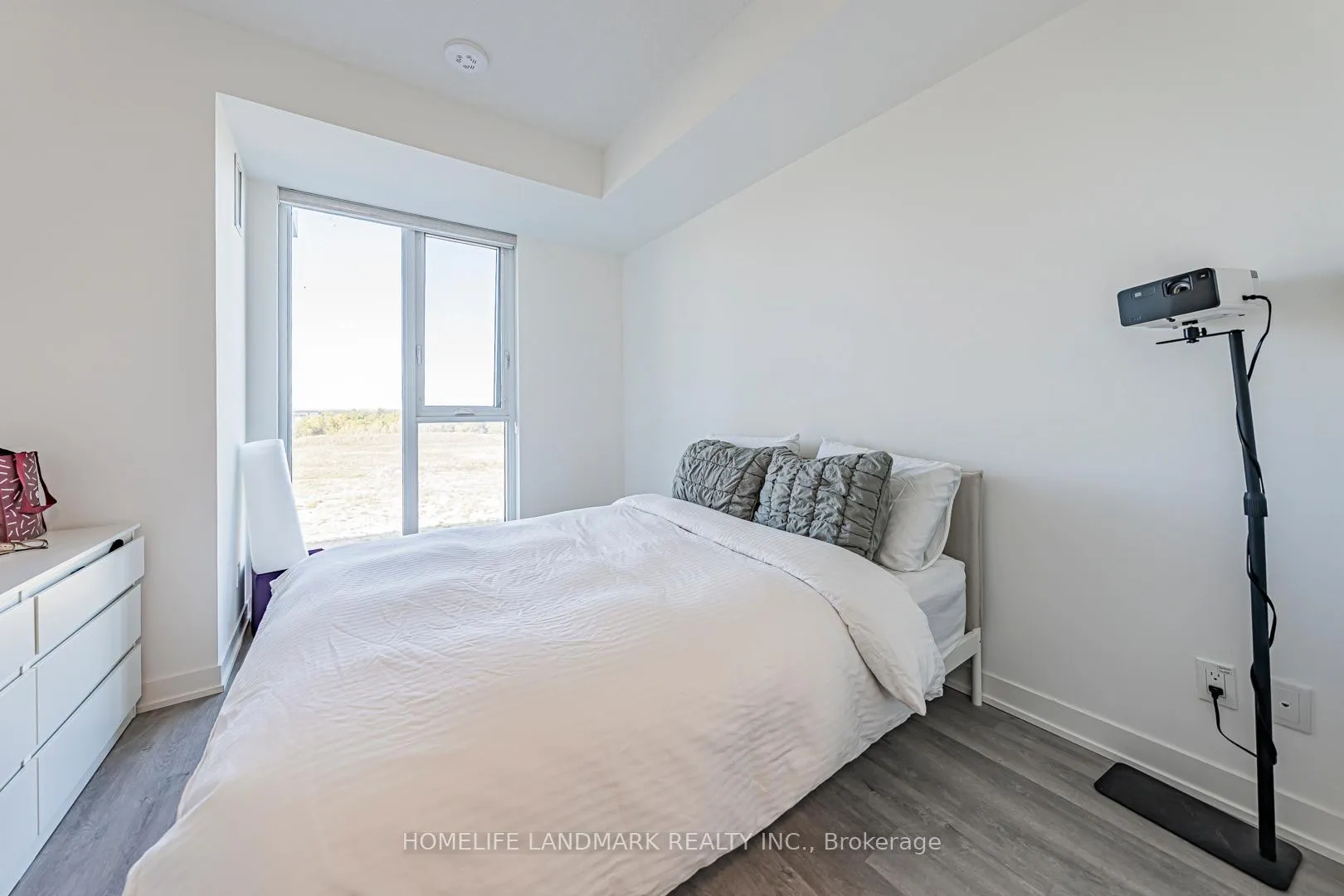 Photo 8 of Unit C410, 38 Simcoe Promenade, Markham, Unionville — HOMEH