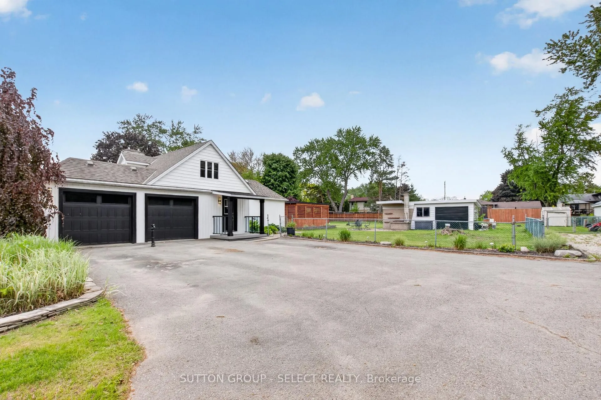 Photo 3 of 111 Kittridge Avenue E, Strathroy-Caradoc, NE — HOMEH