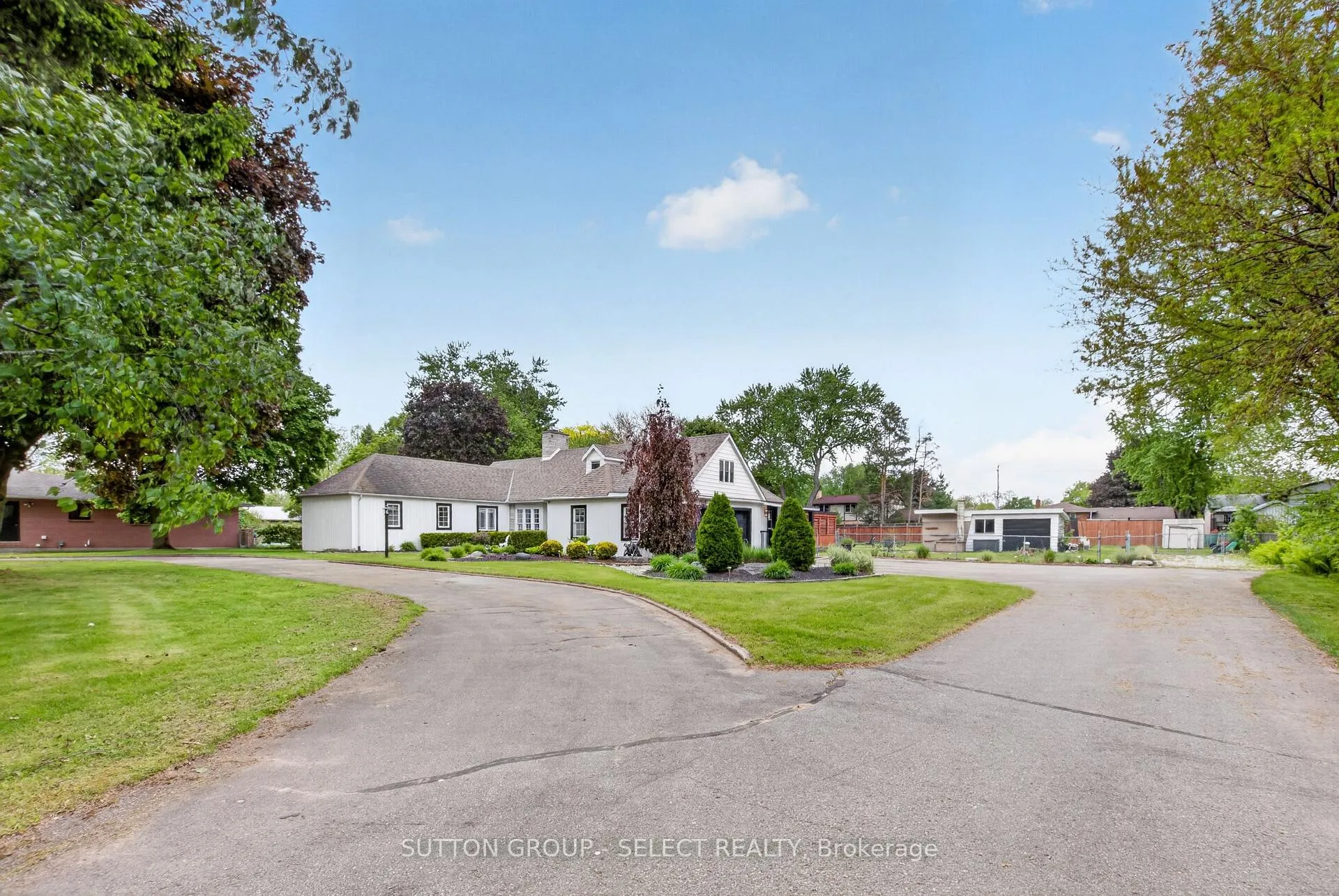 Photo 4 of 111 Kittridge Avenue E, Strathroy-Caradoc, NE — HOMEH