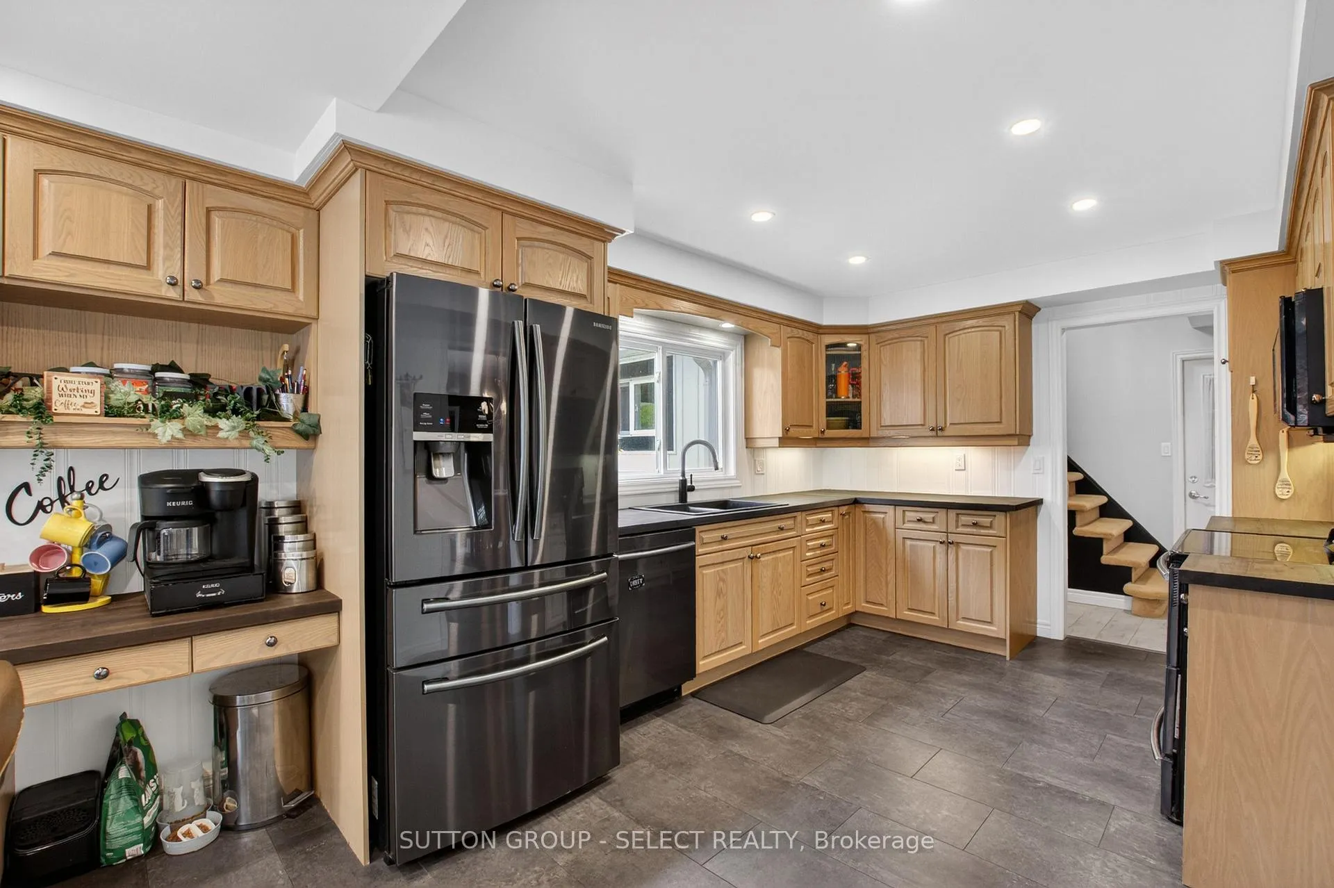 Photo 8 of 111 Kittridge Avenue E, Strathroy-Caradoc, NE — HOMEH
