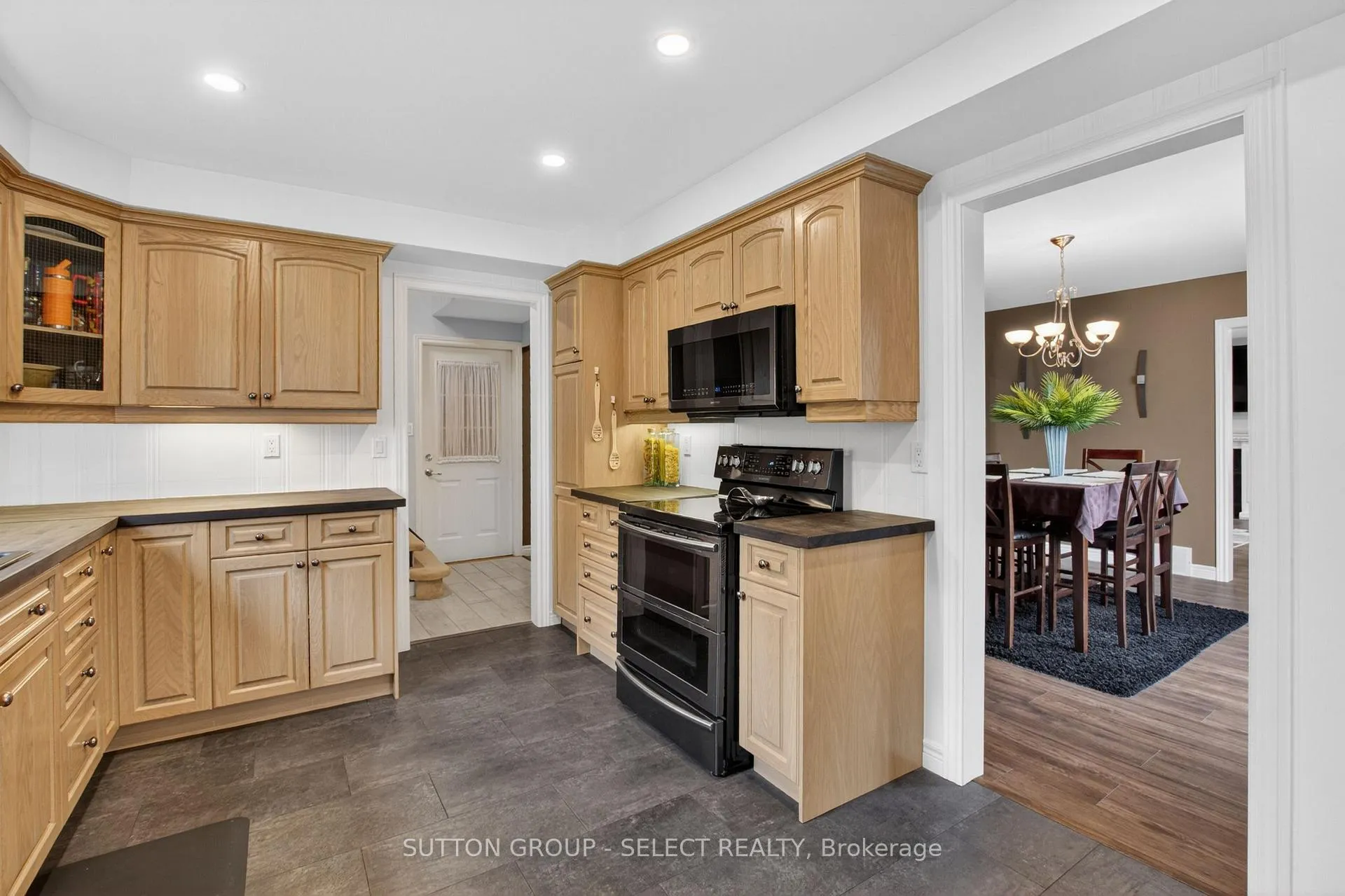 Photo 9 of 111 Kittridge Avenue E, Strathroy-Caradoc, NE — HOMEH
