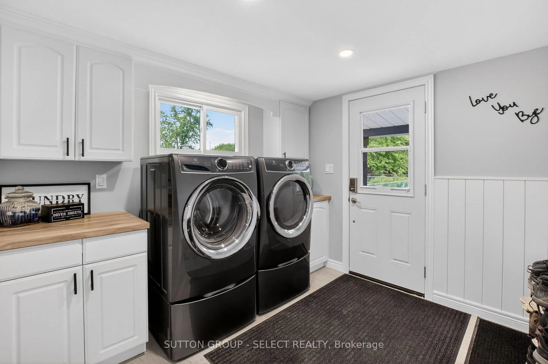 Photo 13 of 111 Kittridge Avenue E, Strathroy-Caradoc, NE — HOMEH